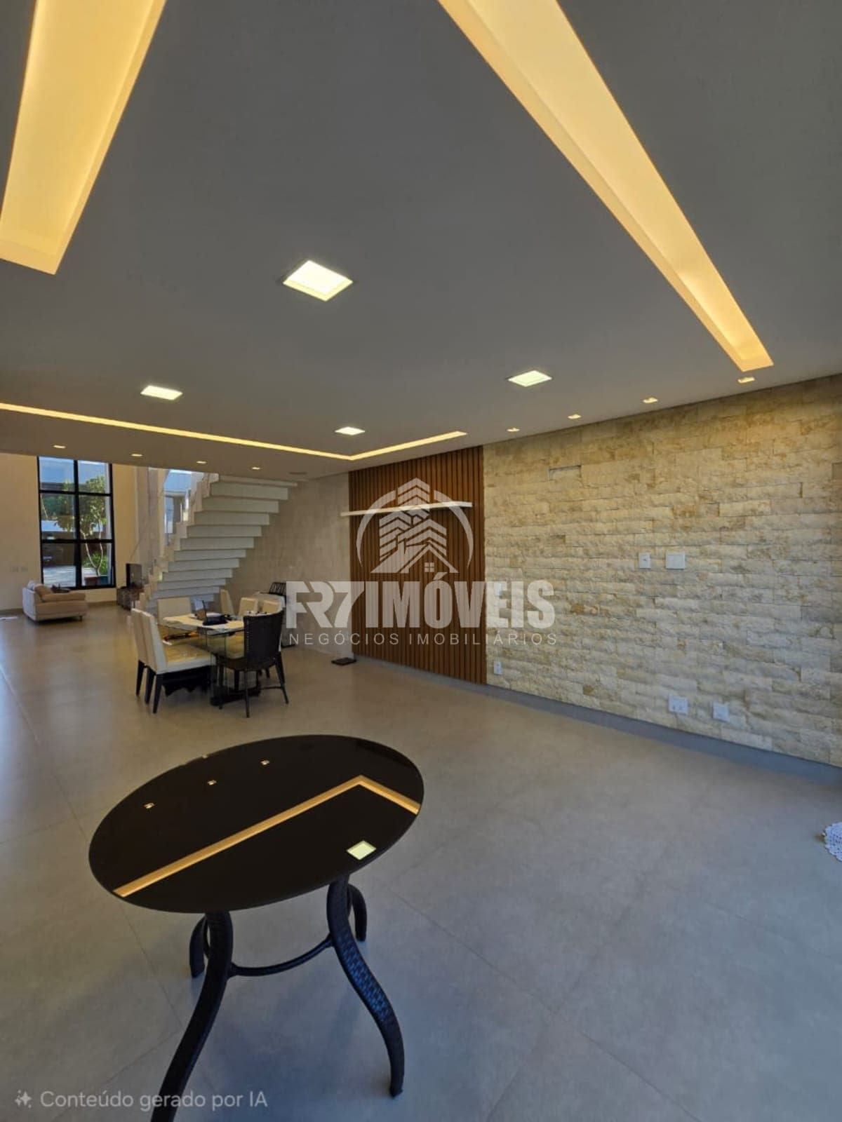 SOBRADO COM HIDROMASSAGEM NO RESIDENCIAL VILLAGIO TOSCANA - GOIÂNIA/GO
