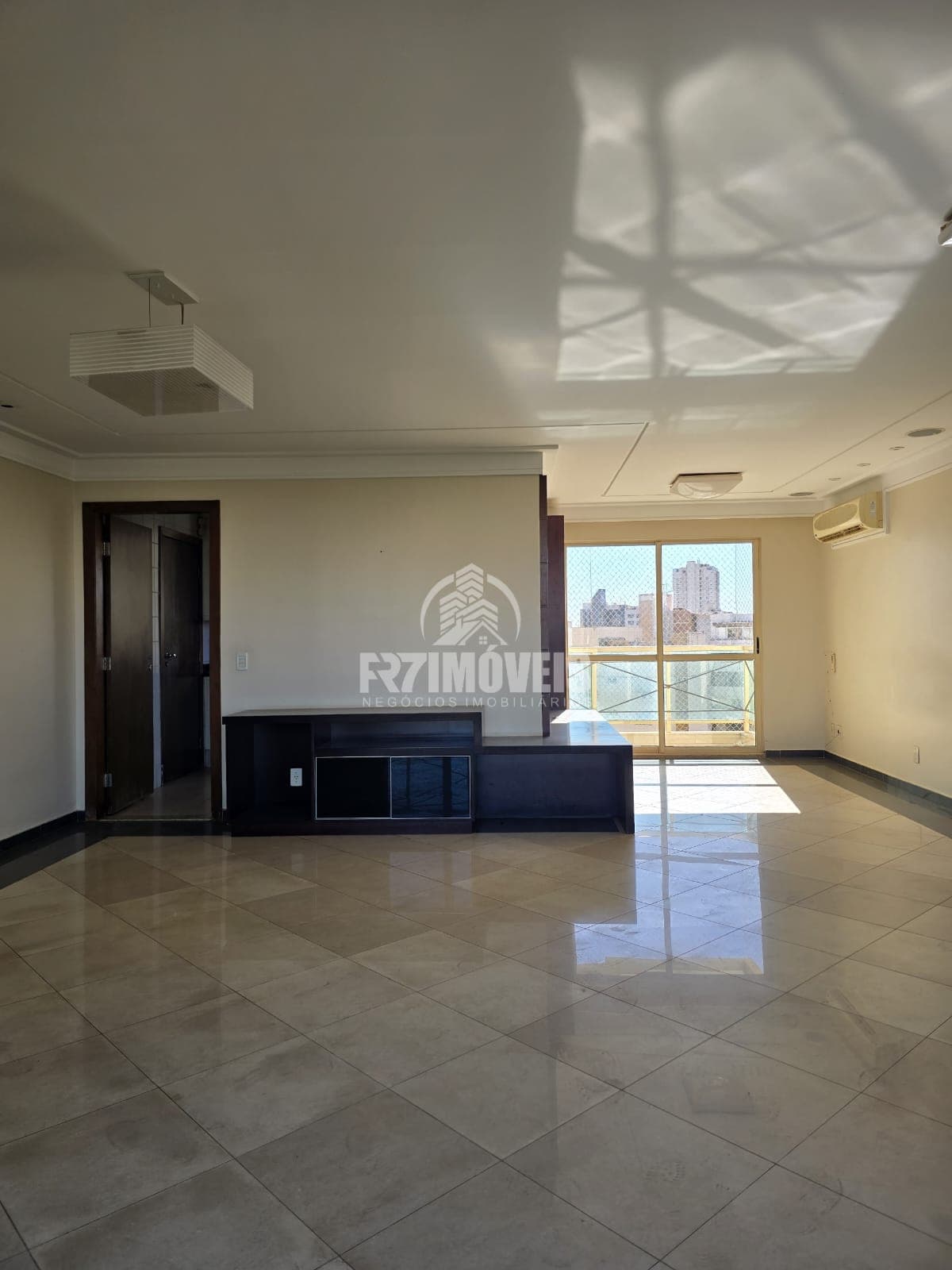 APARTAMENTO VISTA PARA O LAGO DAS ROSAS NO COMDOMÍNIO GERMANO RORIZ SETOR OESTE - GOIÂNIA/GO