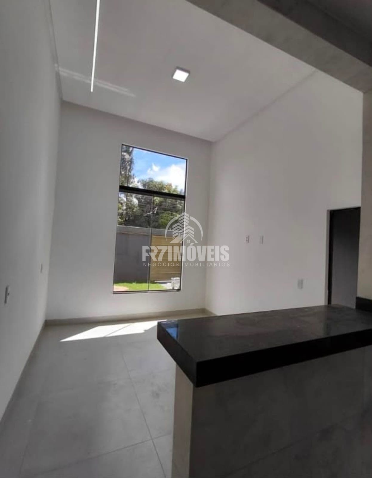 CASA COM ENTRADA ZERO NO JARDIM UIRAPURU - GOIANIRA/GO