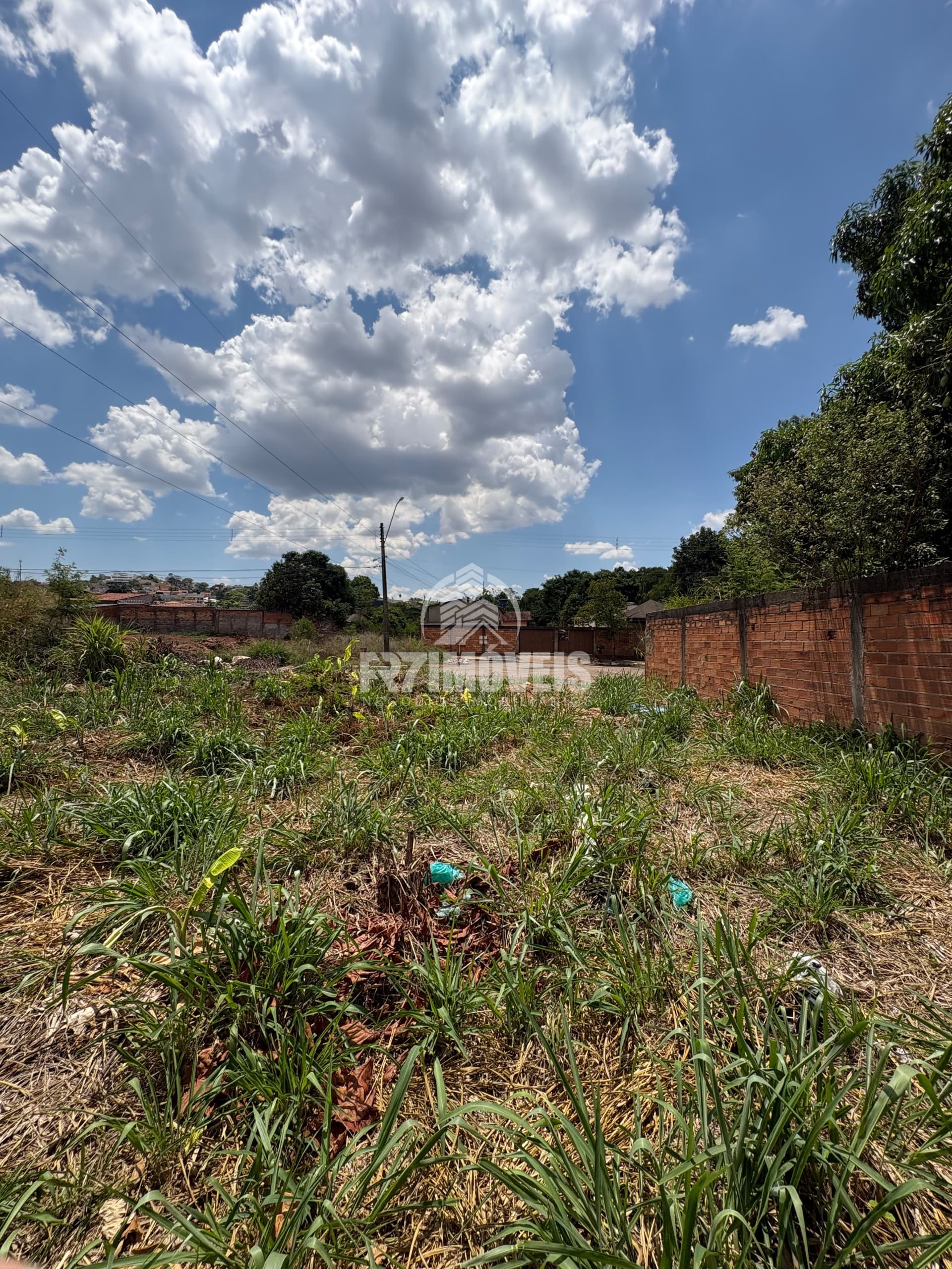 LOTE NO SETOR GENTIL MEIRELES - GOIÂNIA/GO