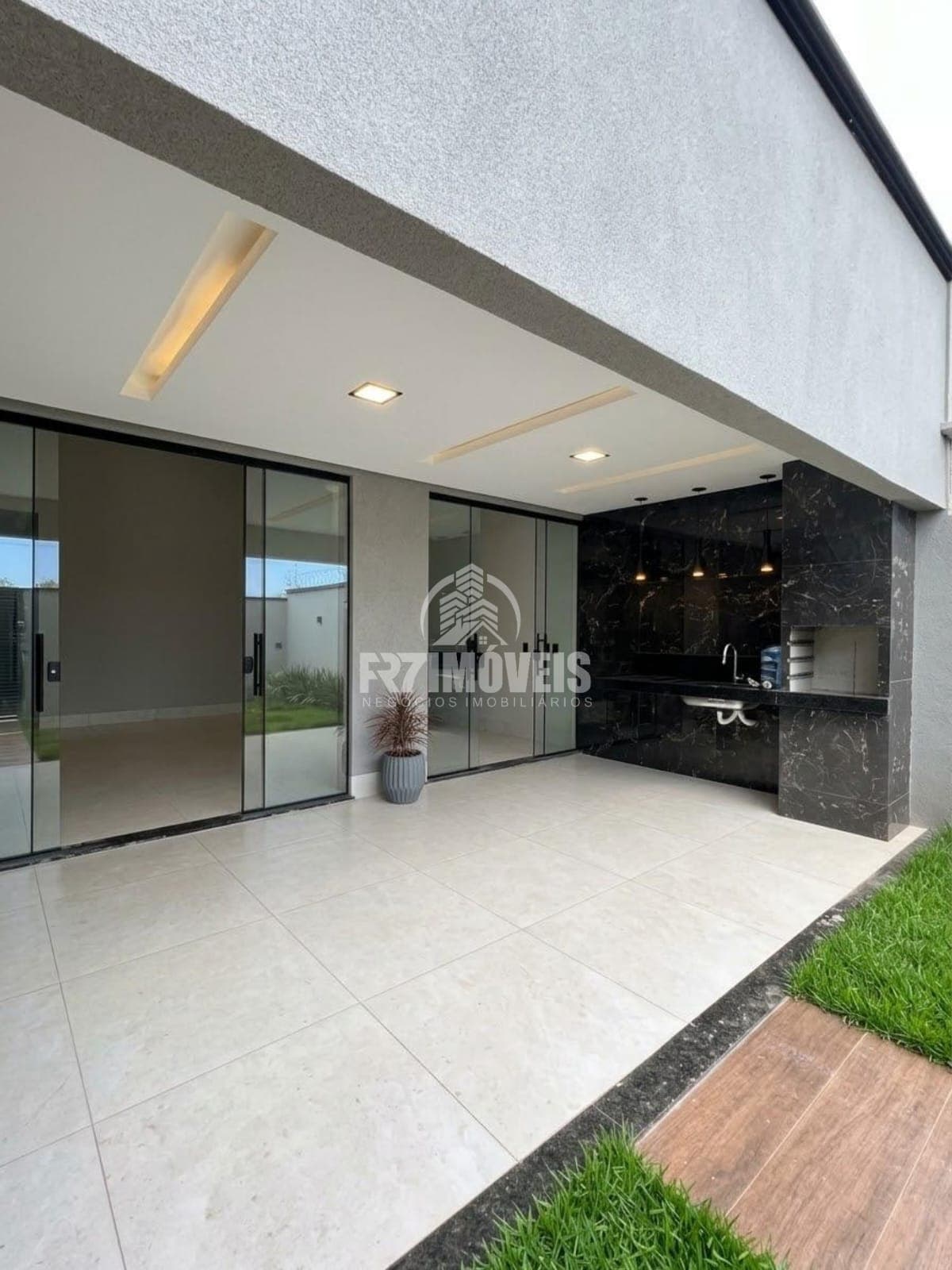 CASA 3 QUARTOS NO SETOR JARDIM FONTE NOVA - GOIÂNIA GO