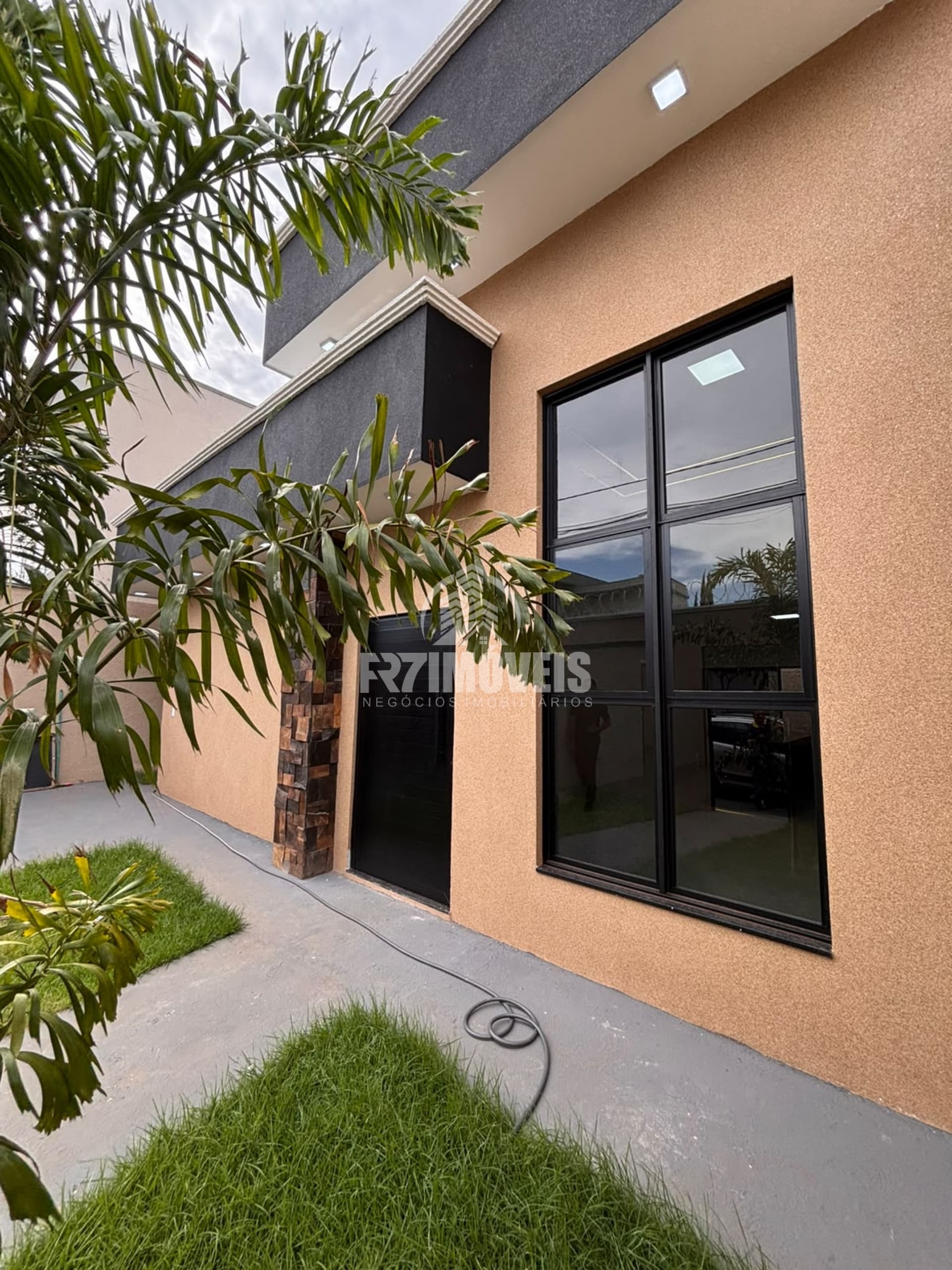 CASA NO RESIDENCIAL MIRANTE– GOIÂNIA/GO