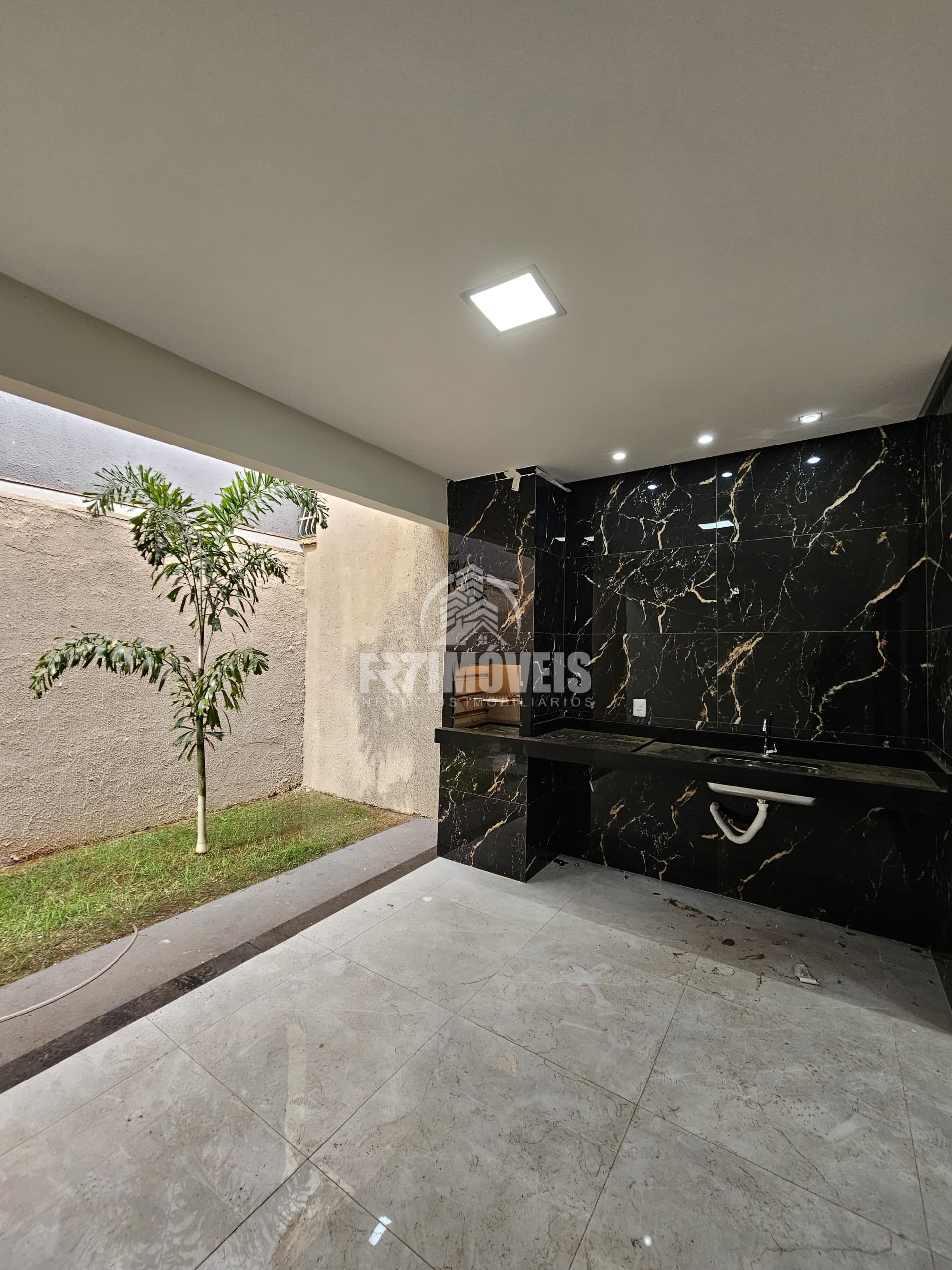 CASA NO RESIDENCIAL MIRANTE– GOIÂNIA/GO
