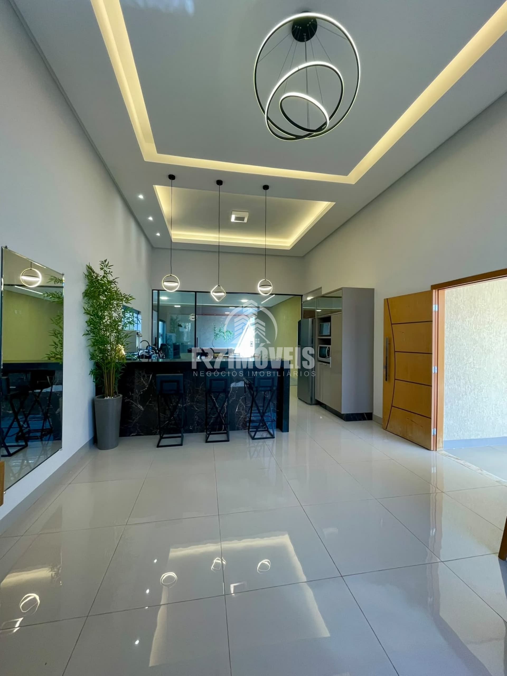 CASA COM ARMÁRIOS NO SETOR BOA VISTA – SENADOR CANEDO/GO