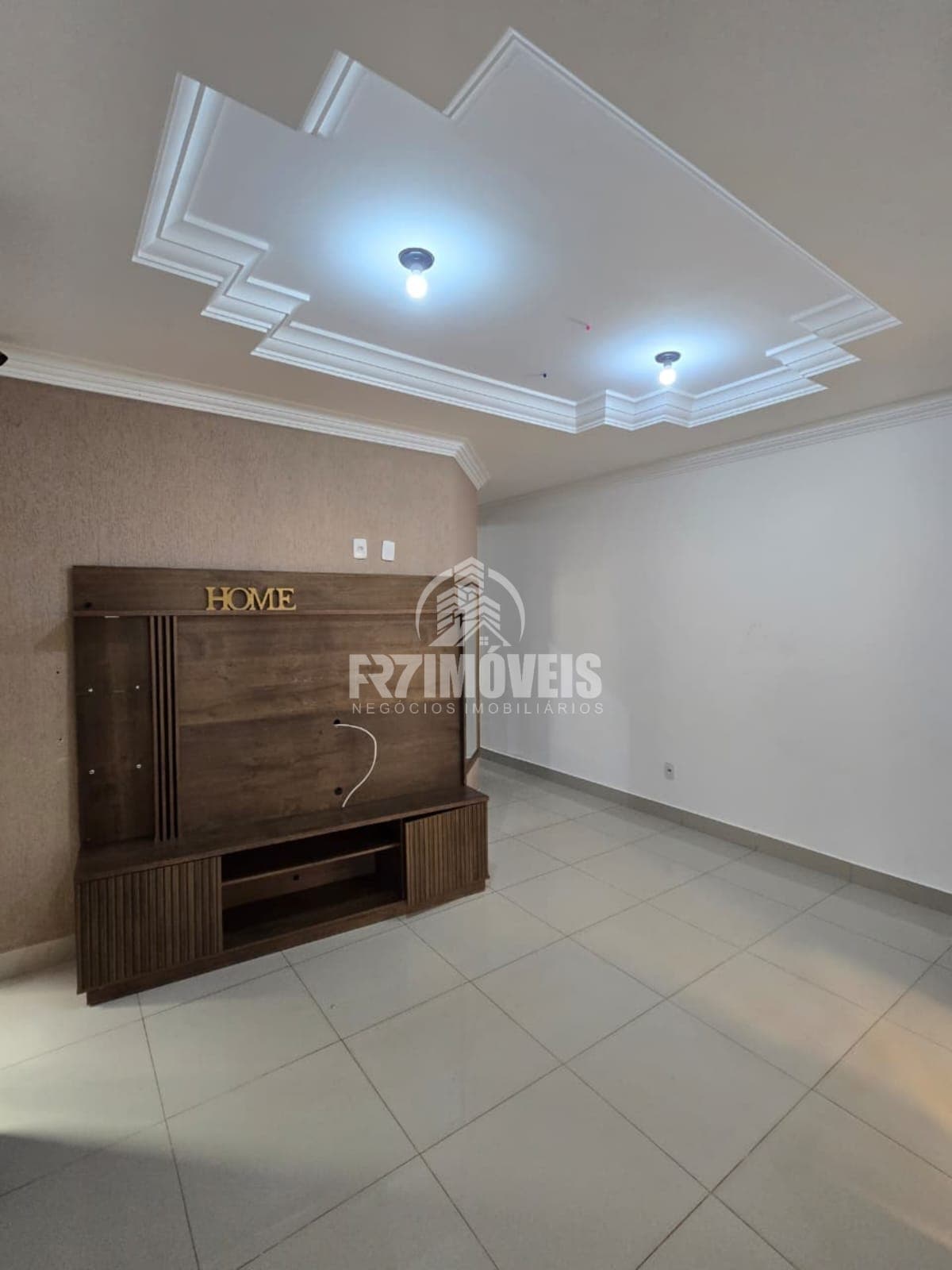CASA PARA REFORMAR 3 QUARTOS SENDO 1 SUÍTE NO ALTO DO VALE  – GOIÂNIA