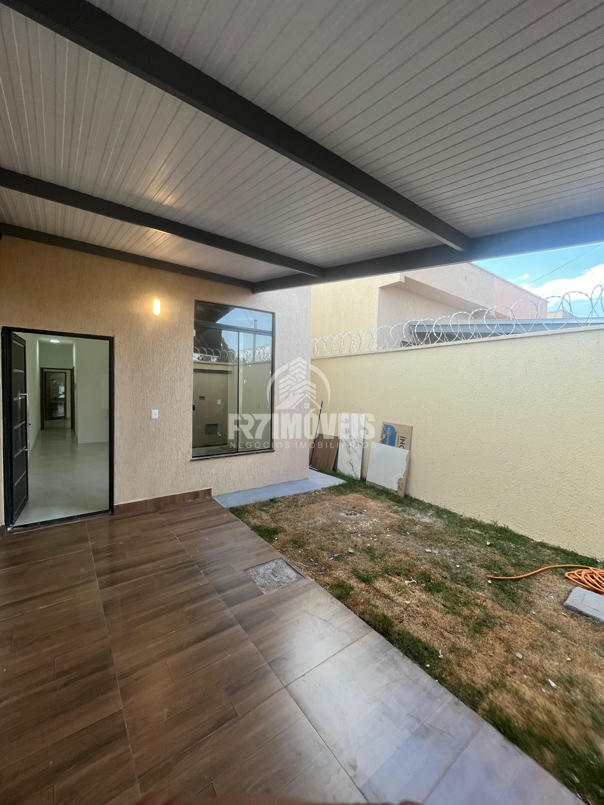 CASA COM ENTRADA REDUZIDA NO SETOR ORLANDO DE MORAIS – GOIÂNIA/GO