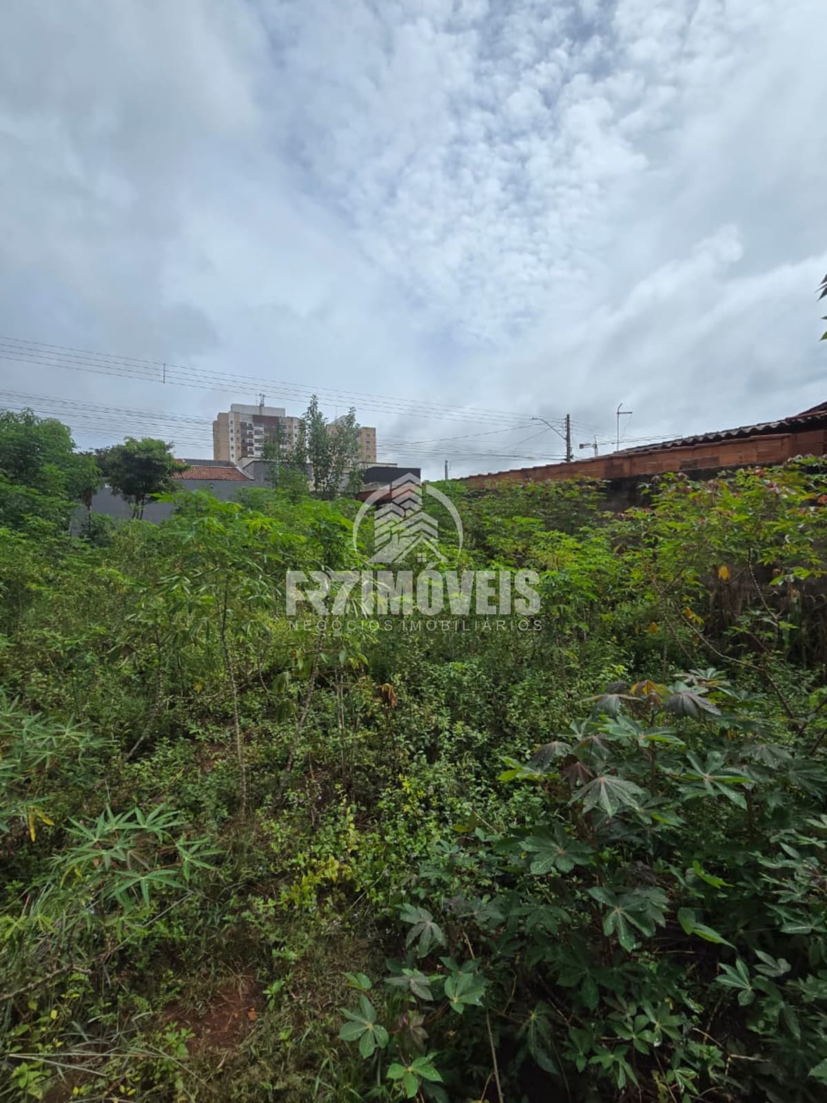 LOTE JARDIM IPÊ FUNDO COM SHOPPING PASSEIO DAS ÁGUAS - GOIÂNIA/GO