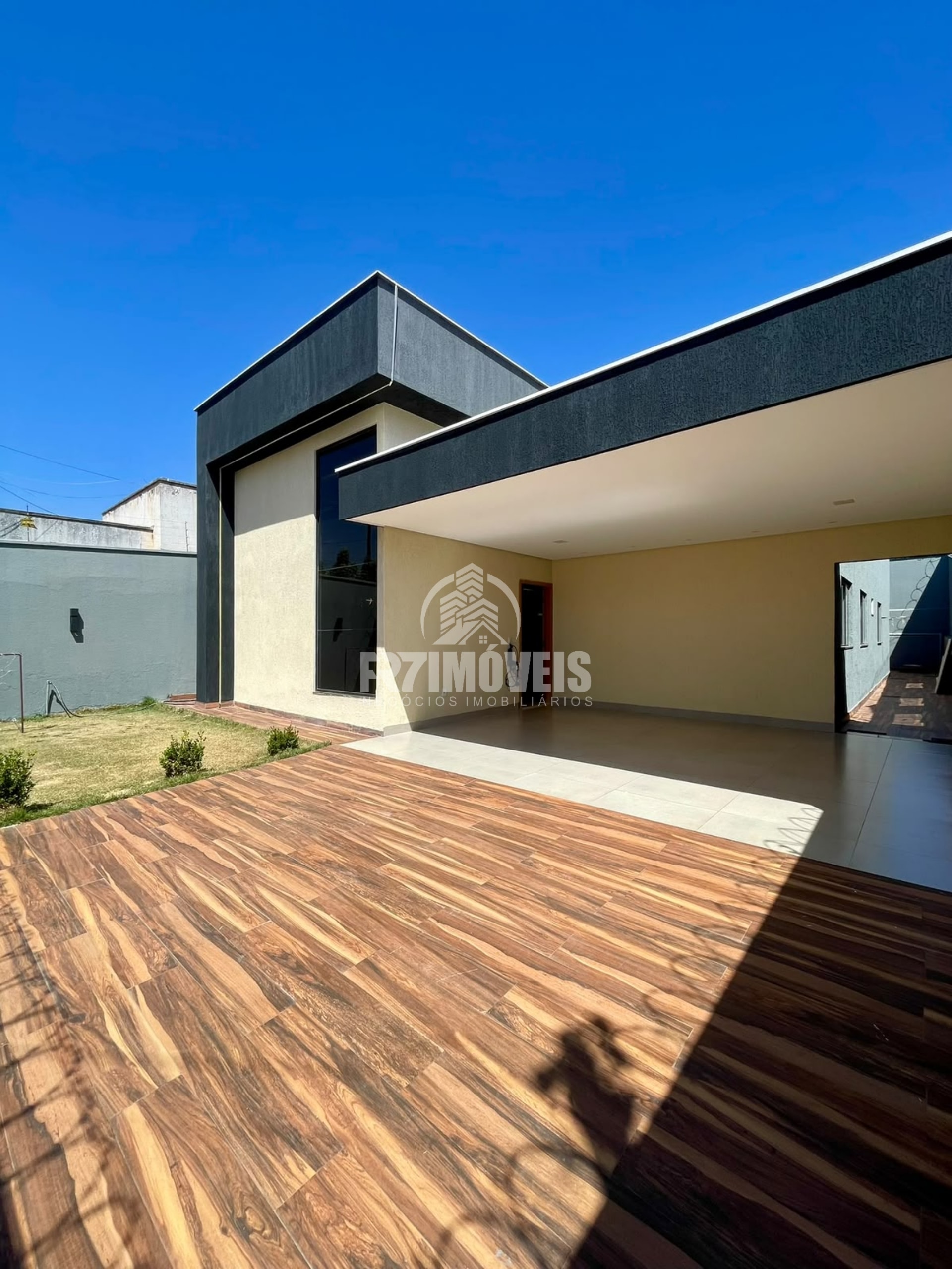 CASA COM ARMÁRIOS NO SETOR BOA VISTA – SENADOR CANEDO/GO