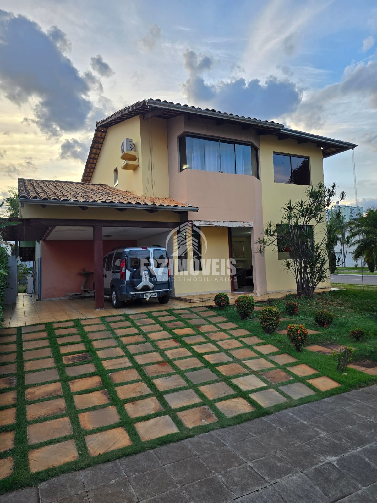 SOBRADO NO CONDOMÍNIO GRAN VILLE - RESIDENCIAL ELDORADO - GOIÂNIA/GO