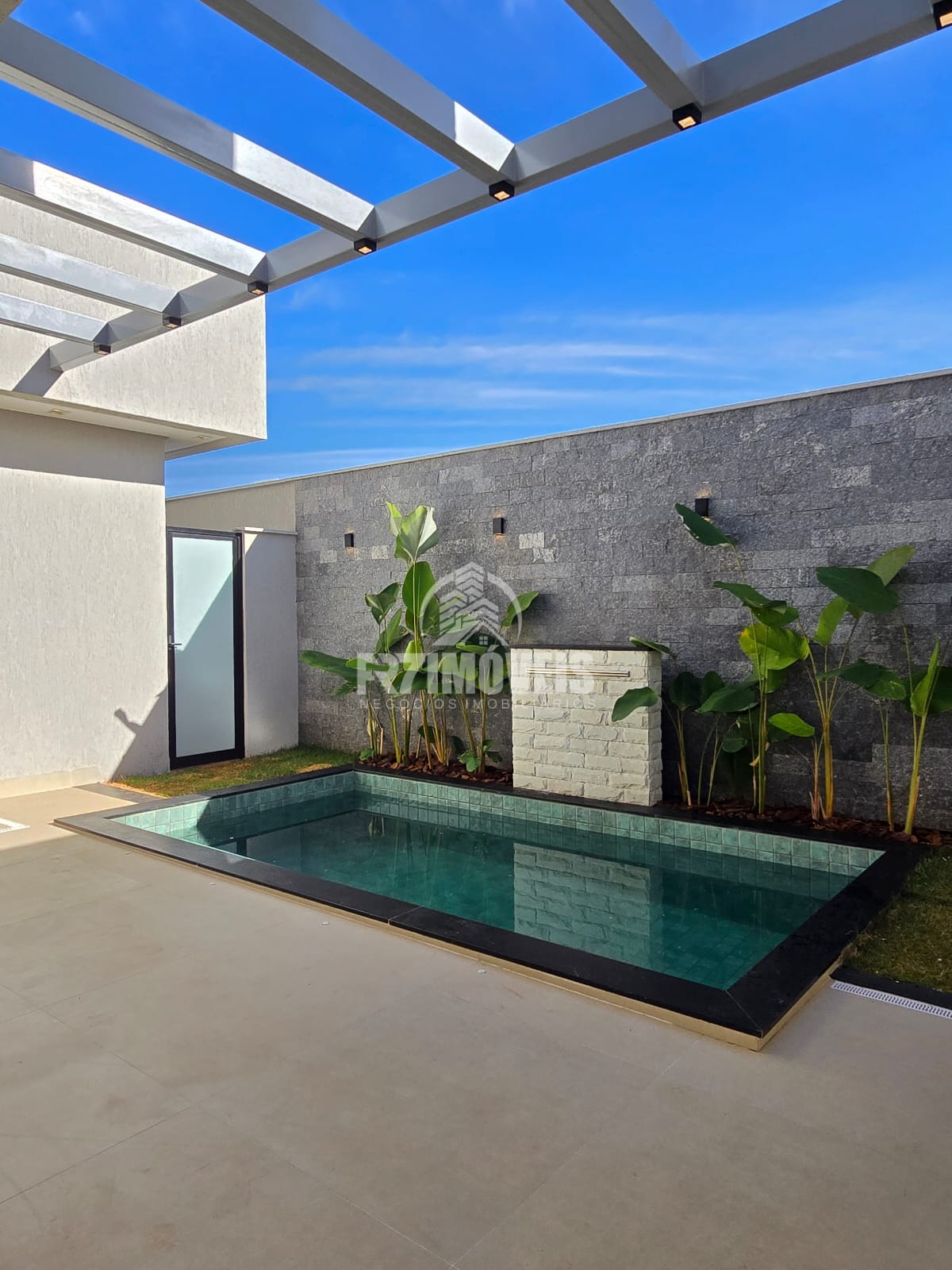 CASA TÉRREA NO CONDOMÍNIO PARQVILLE QUARESMA - TRINDADE/GO