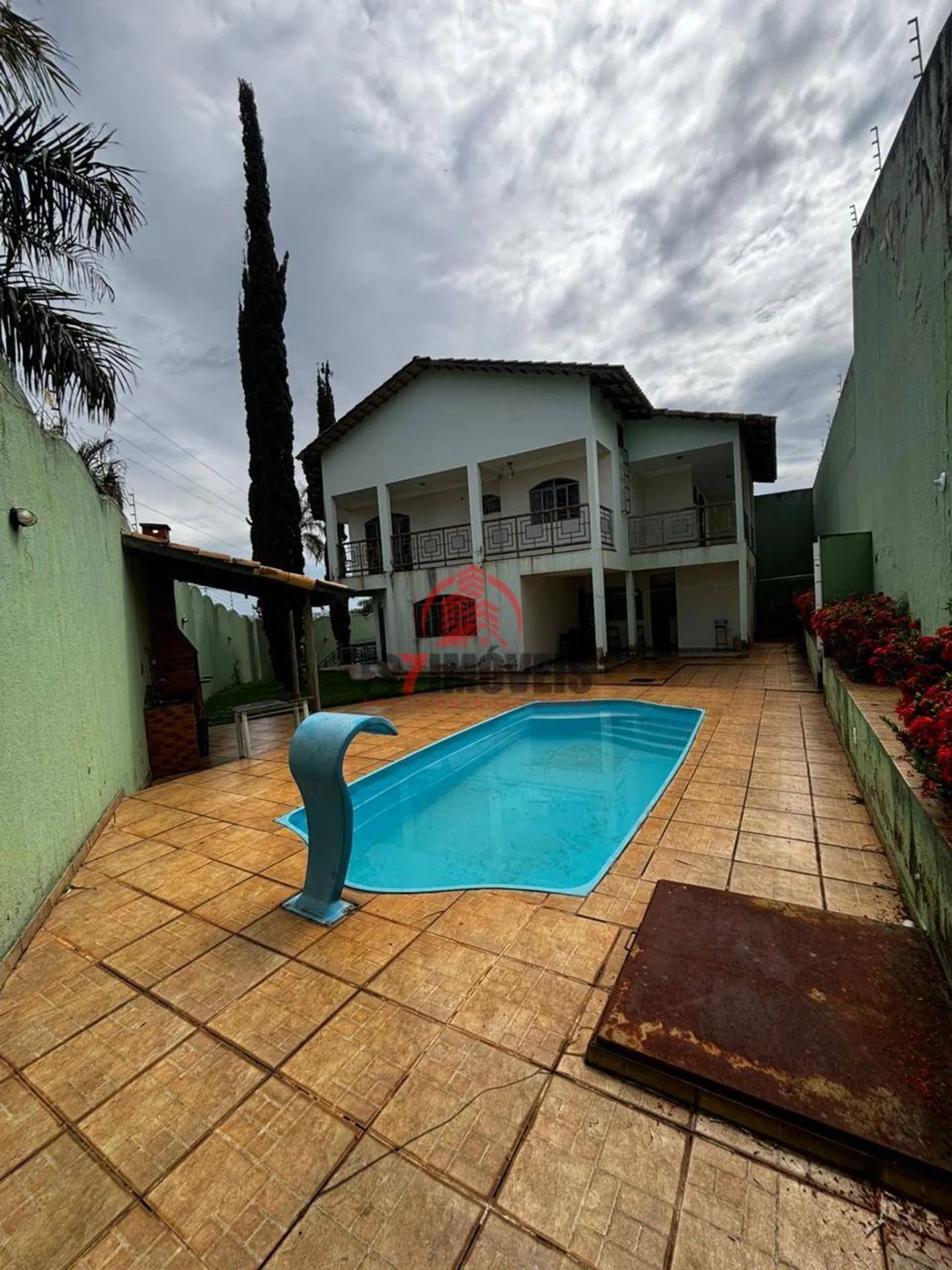 SOBRADO DE ESQUINA 4 QUARTOS NO SETOR GENTIL MEIRELES - GOIÂNIA/GO