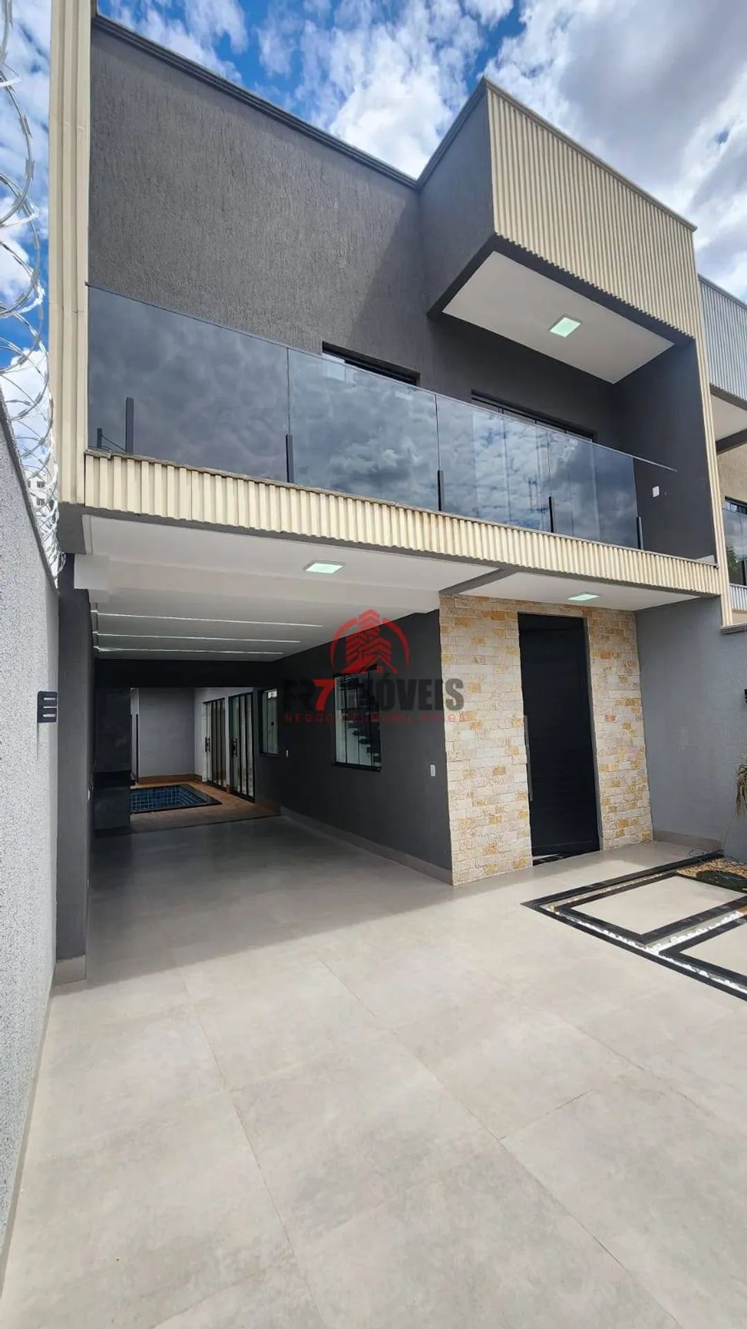 SOBRADO ALTO PADRÃO NO RESIDENCIAL MORUMBI - GOIÂNIA/GO