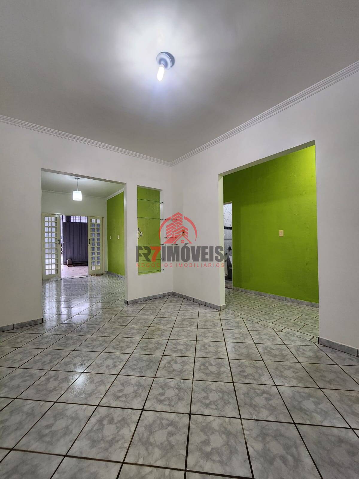 CASA NO LOTE INTEIRO RESIDENCIAL RECANTO DO BOSQUE – GOIÂNIA/GO