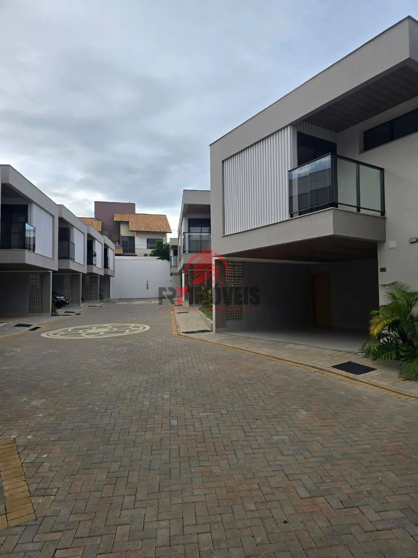 SOBRADO ALTO PADRÃO 3 SUÍTES - HOUSE GARDEN JAÓ - GOIÂNIA/GO