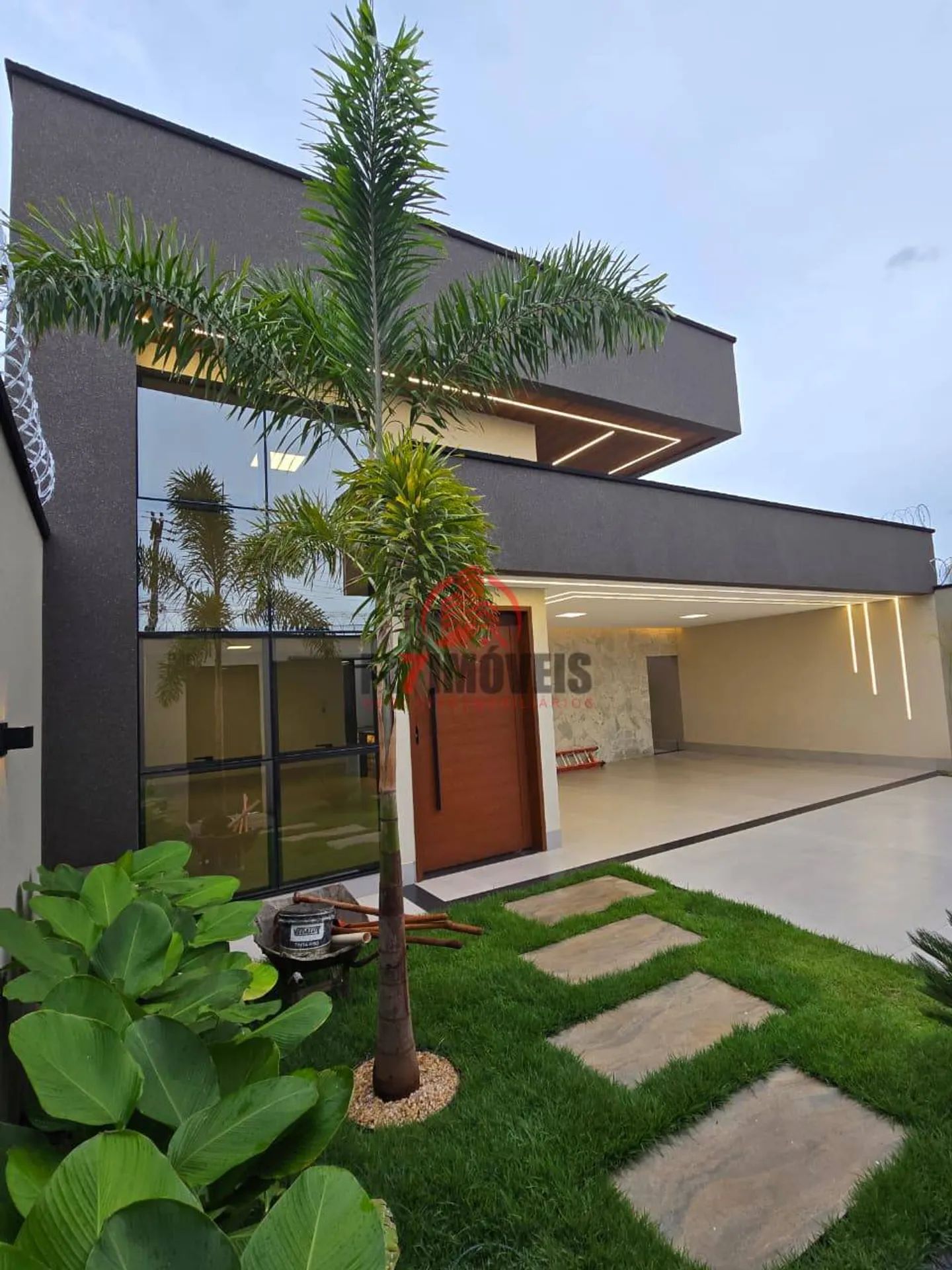 OPORTUNIDADE CASA TÉRREA ALTO PADRÃO 3 SUÍTES NO JARDIM IPÊ - GOIÂNIA/GO