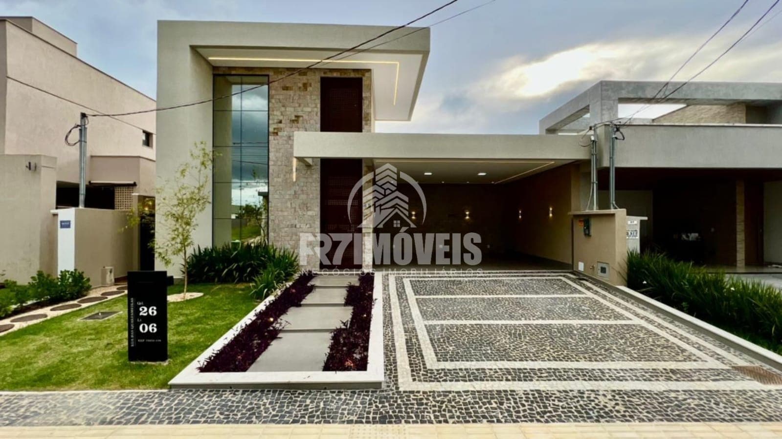 CASA TÉRREA NO SENADOR CANEDO - GOIÂNIA/GO