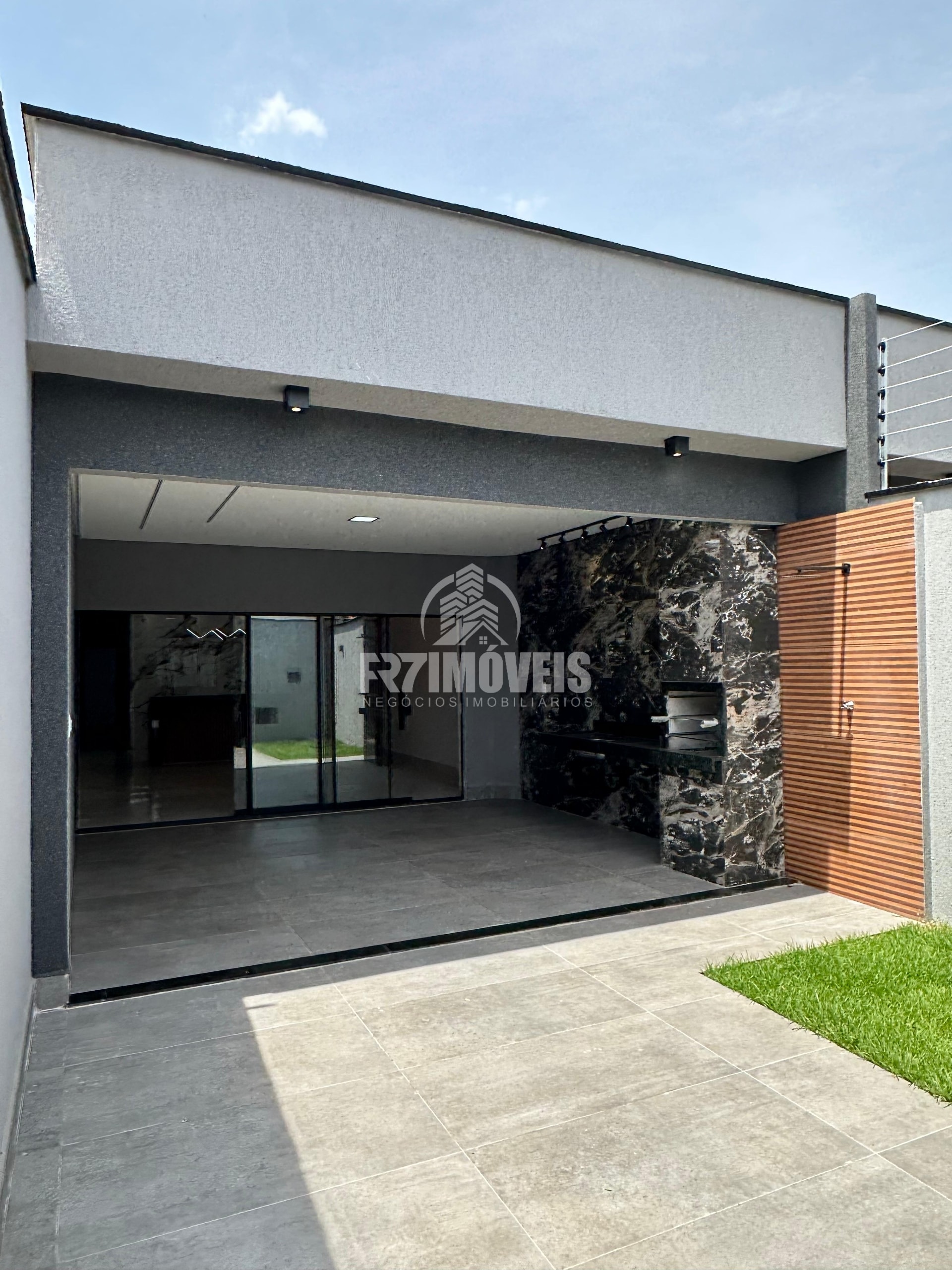 CASA COM ACABAMENTO PREMIUM NO RESIDENCIAL BRISAS DA MATA – GOIÂNIA/GO