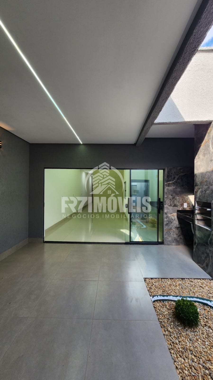 CASA DE 3 QUARTOS SENDO 1 SUÍTE SETOR VILA MUTIRÃO - GOIÂNIA/GO