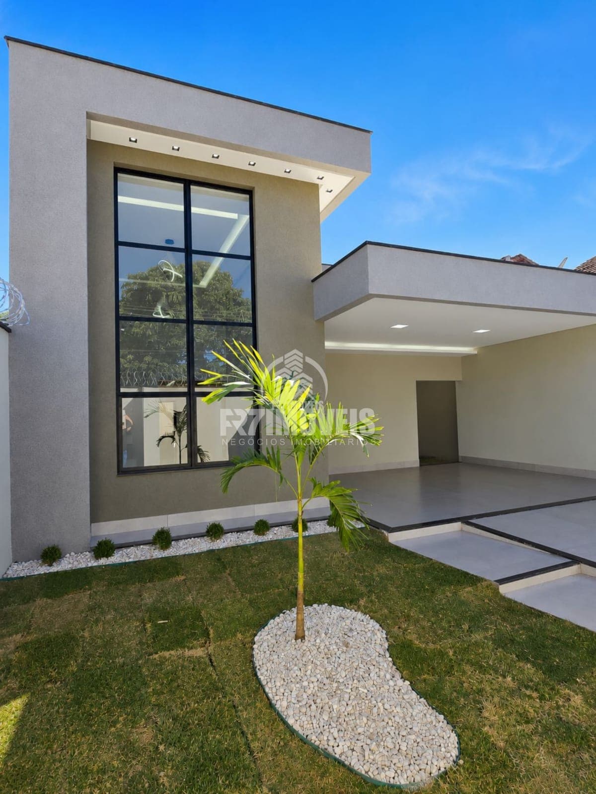 CASA DE ALTO PADRÃO NO RESIDENCIAL BARRAVENTO - GOIÂNIA/GO