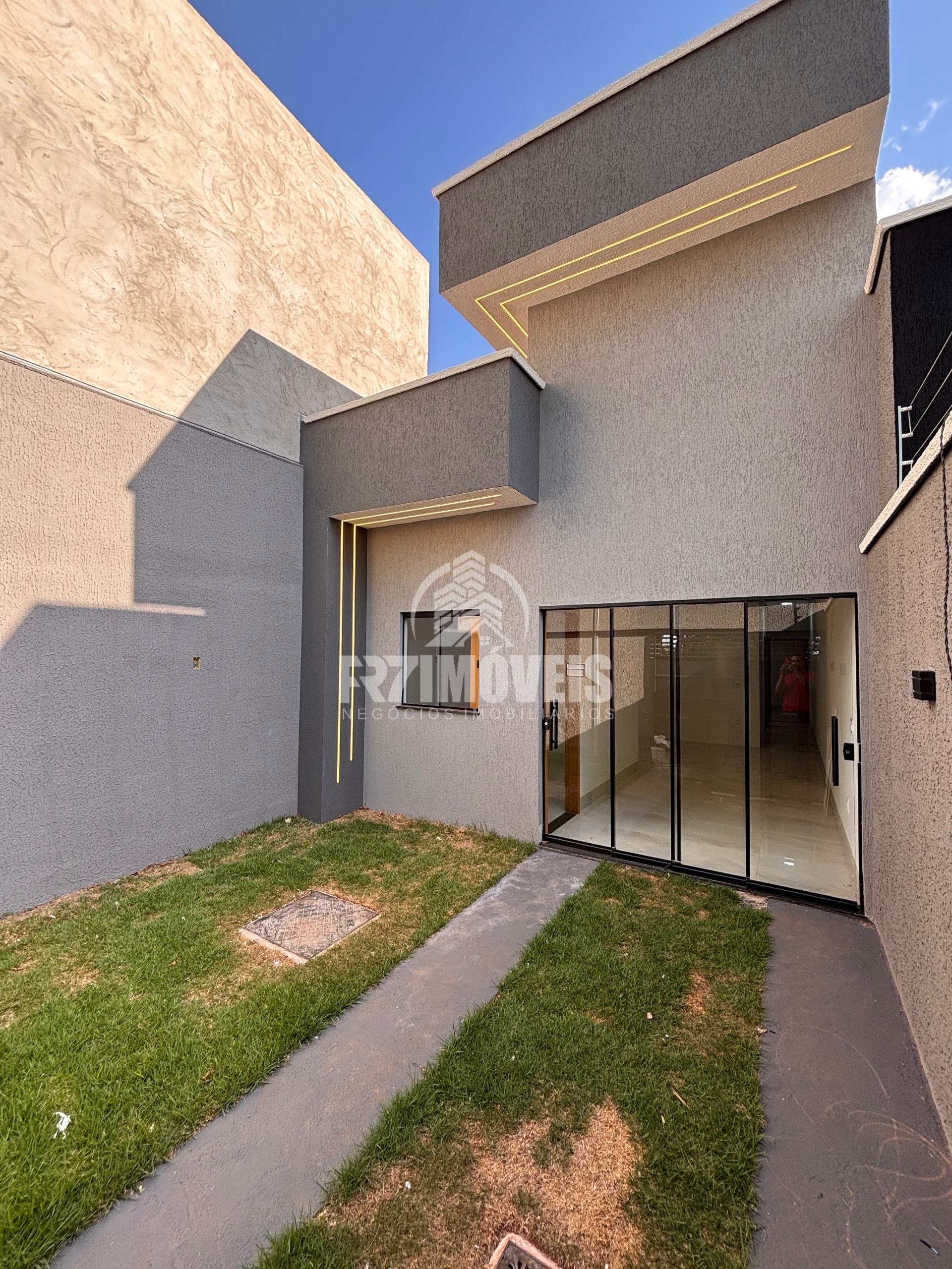 CASA MODERNA À VENDA NO SETOR ESTRELA DALVA – GOIÂNIA/GO