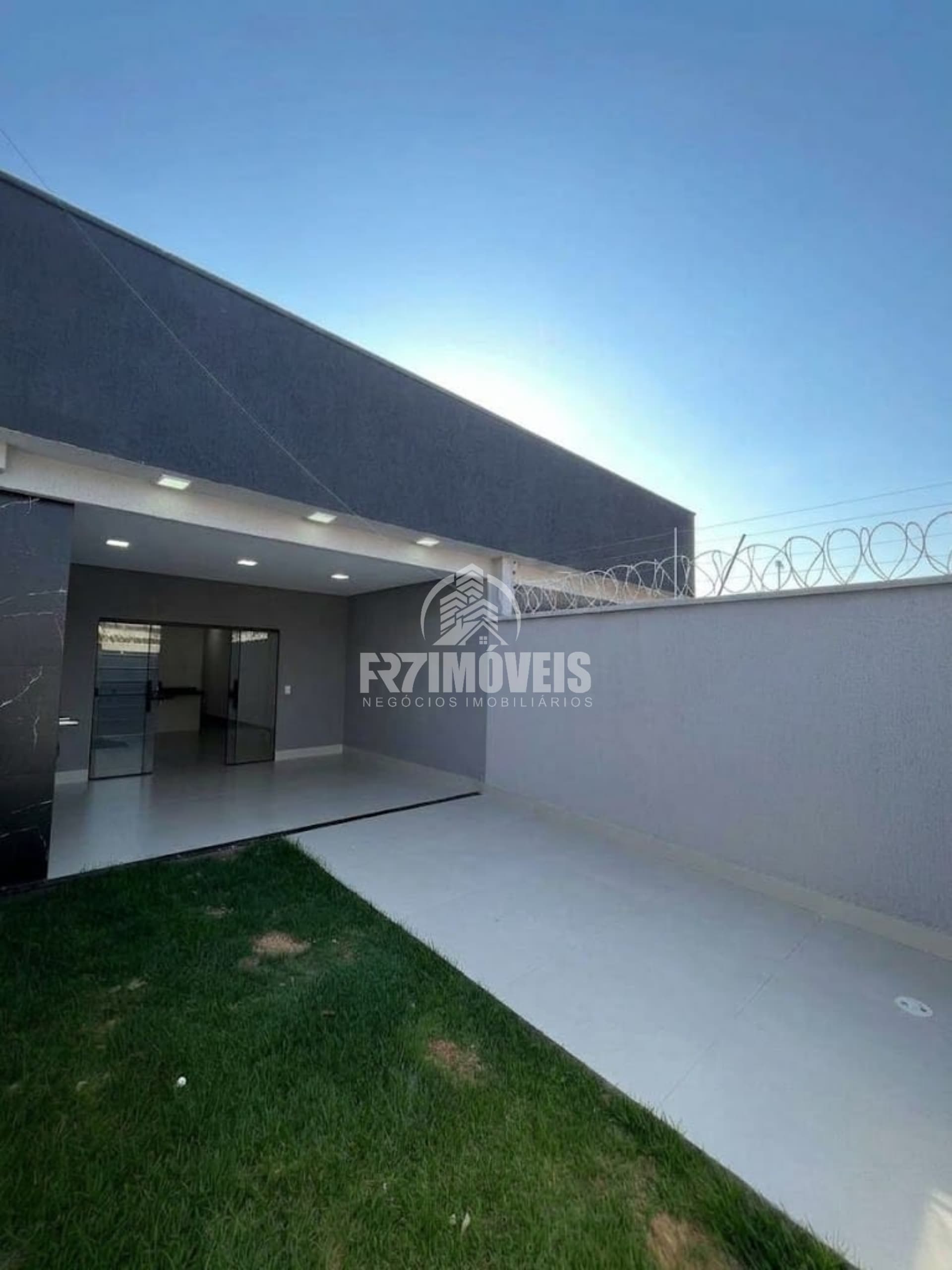 CASA ENTRADA BAIXA NO SETOR BAIRRO FLORESTA – GOIÂNIA/GO