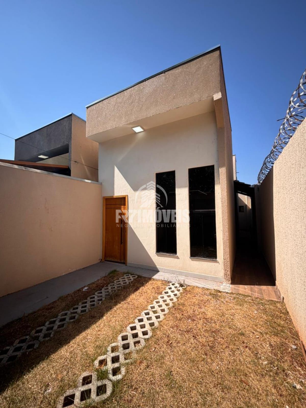 CASA BEM LOCALIZADA NO SETOR MARIA LOURENÇA – GOIÂNIA/GO