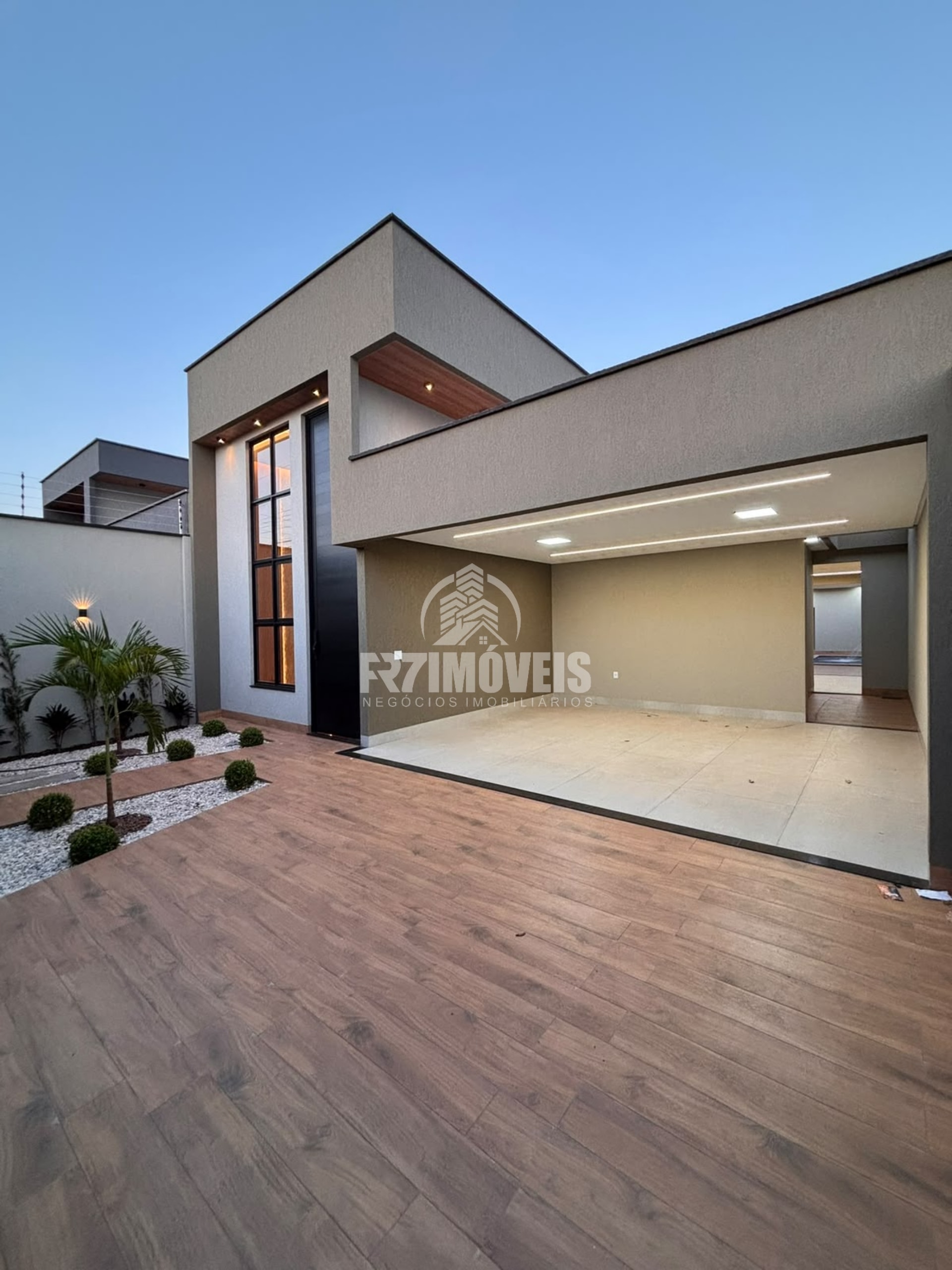 CASA DE ALTO PADRÃO NO RESIDENCIAL BARRAVENTO - GOIÂNIA/GO