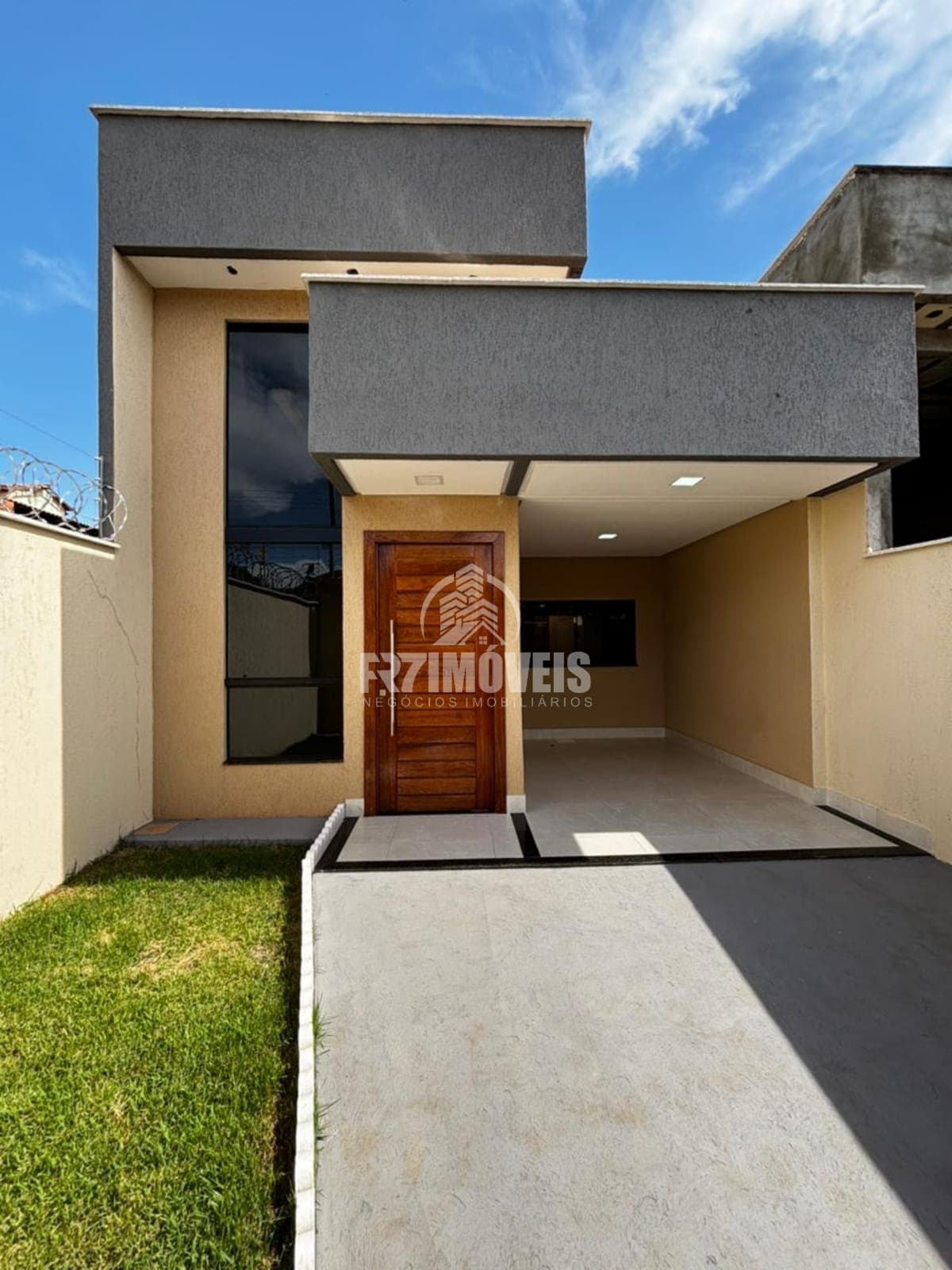 CASA 3 QUARTOS SENDO 1 SUÍTE NO SOLAR VILLE - GOIÂNIA/GO