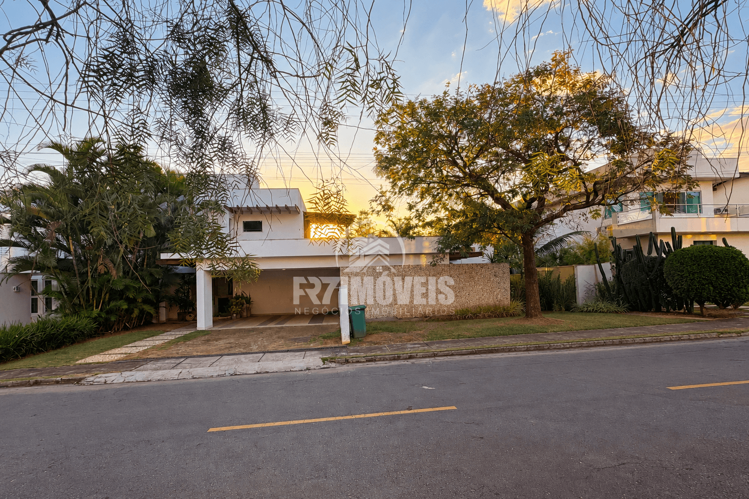 SOBRADO NO CONDOMÍNIO RESIDENCIAL PARQUE JAÓ NO SETOR JAÓ - GOIÂNIA/GO
