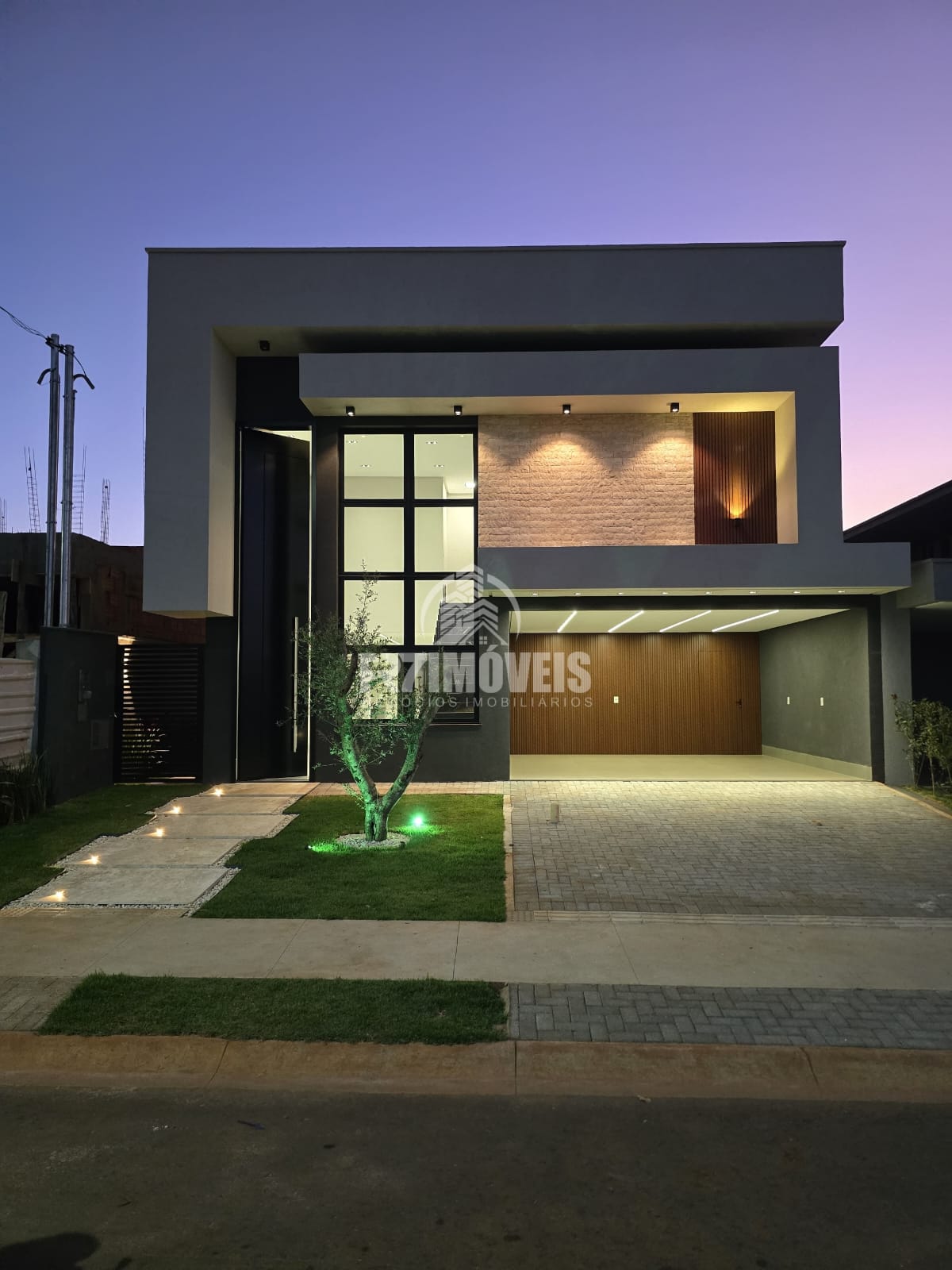 SOBRADO NO CONDOMÍNIO PARQVILLE QUARESMEIRA – TRINDADE/GO