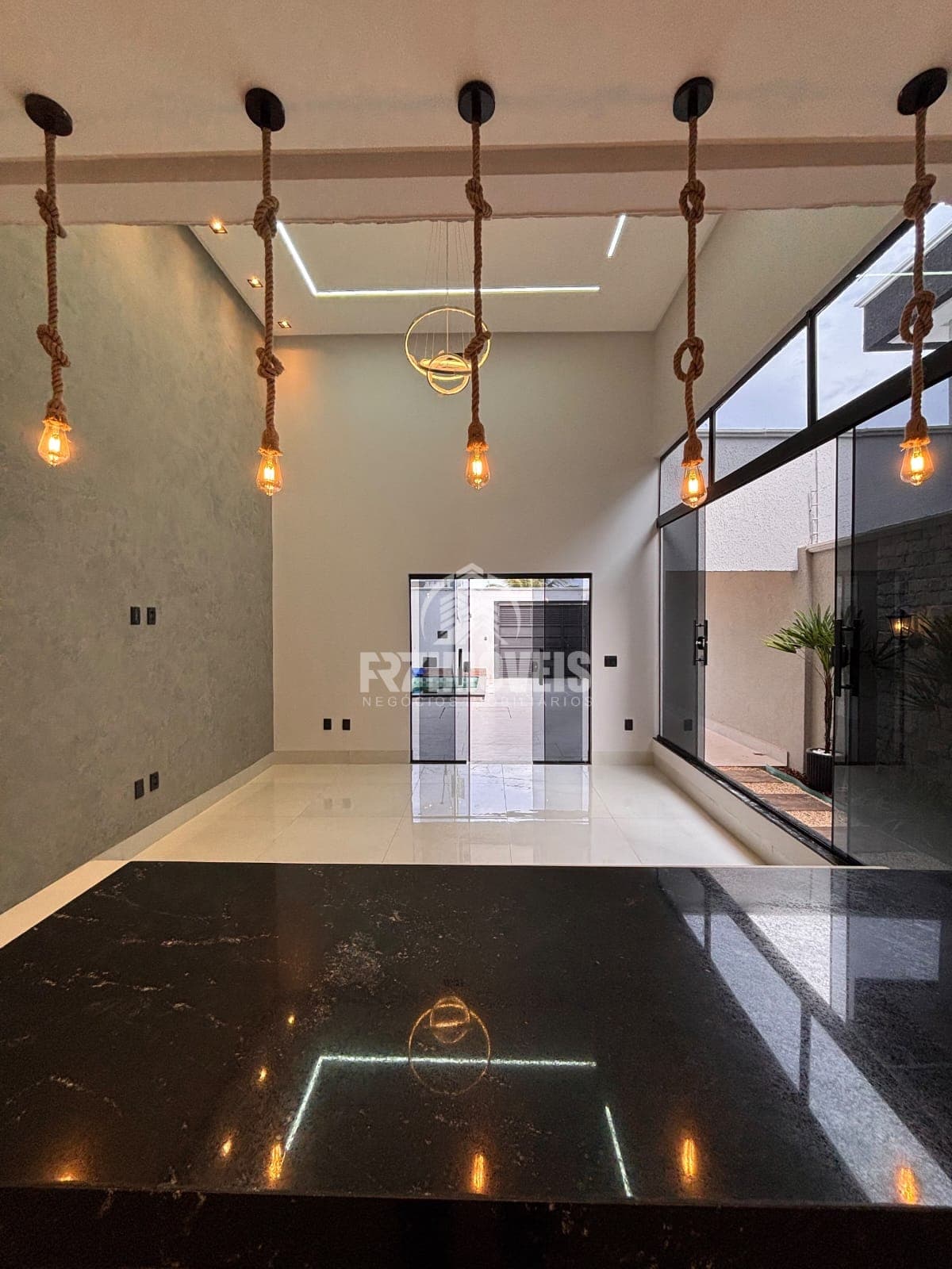 CASA NO RESIDENCIAL DAS ACÁCIAS - GOIÂNIA/GO
