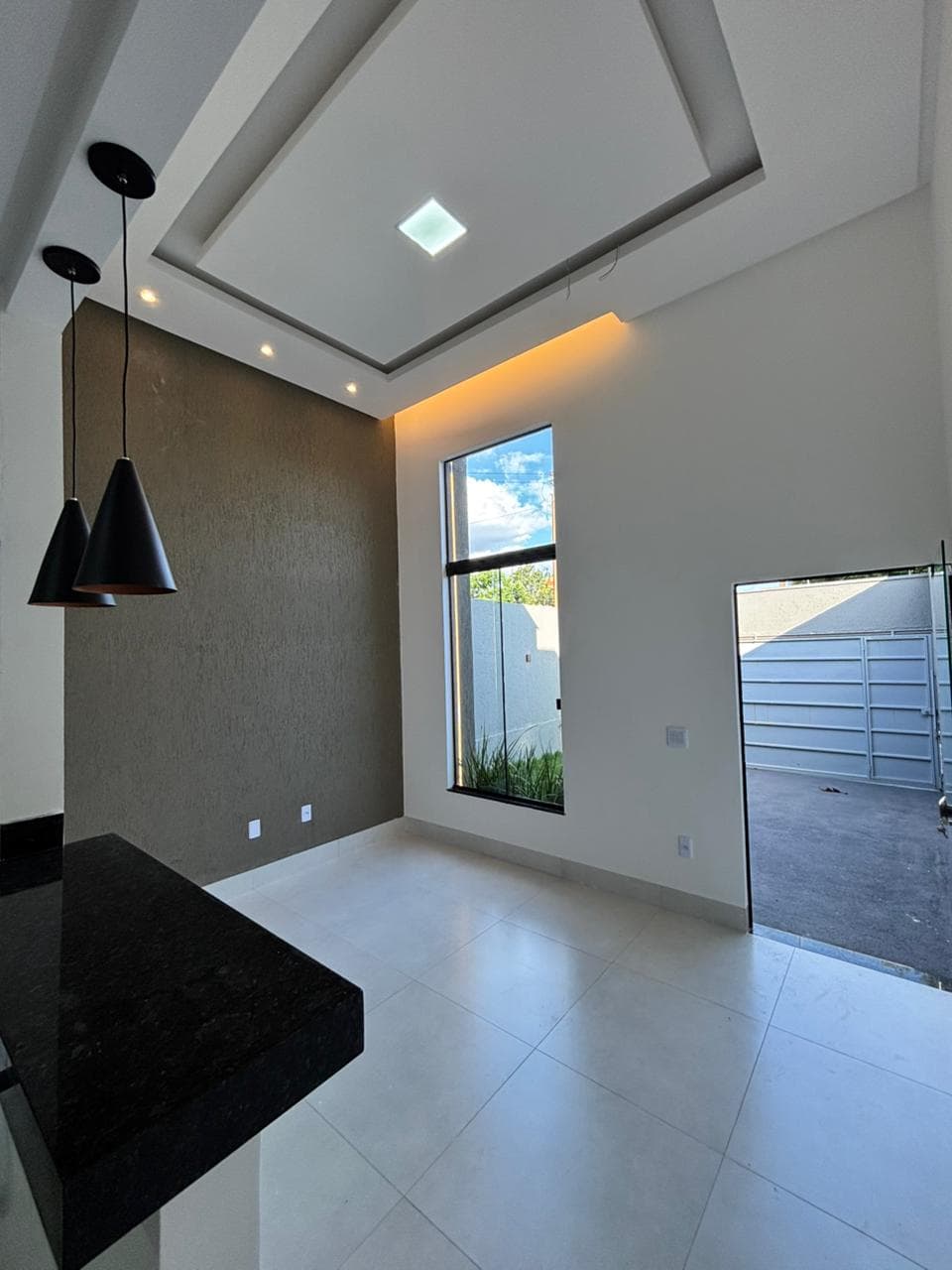 ENTRADA FACILITADA CASA 3 QUARTOS SENDO 1 SUÍTE COM QUINTAL NO RESIDENCIAL PARK SOLAR - GOIÂNIA/GO