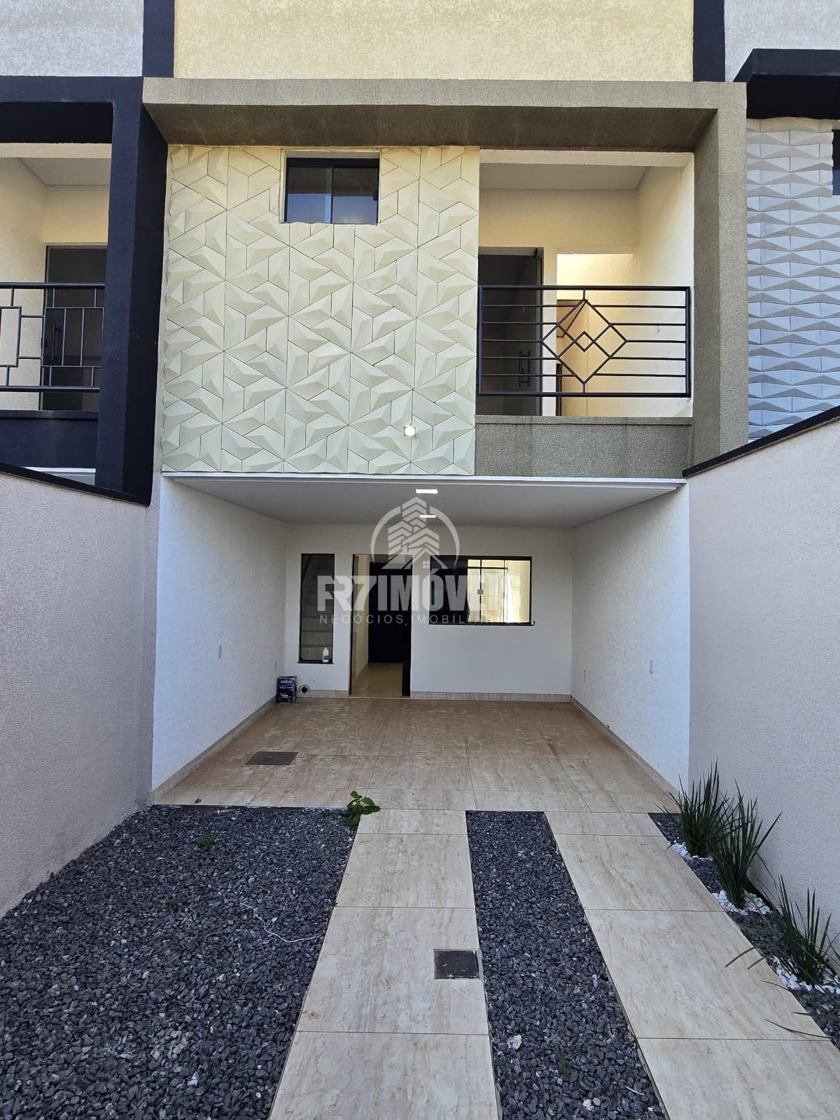 SOBRADO COM 3 QUARTOS NO SETOR JARDIM PETROPOLIS - GOIÂNIA/GO