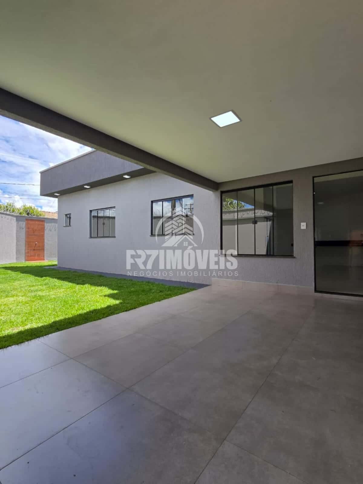 CASA DE ESQUINA SETOR ORLANDO DE MORAES - GOIÂNIA/GO