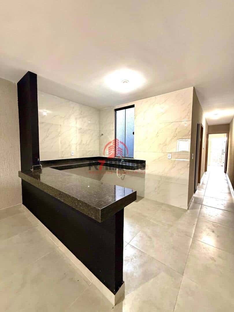 CASA 2 QUARTOS COM QUINTAL NO RESIDENCIAL VIEIRA - TRINDADE/GO