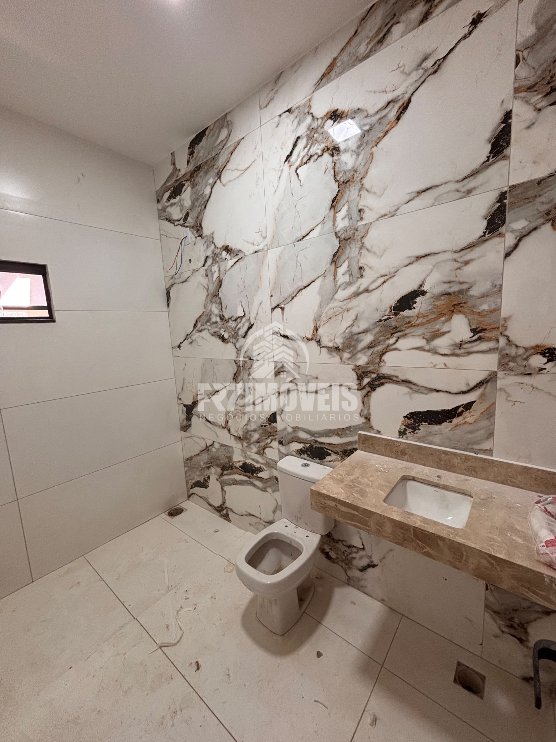 CASA COM FINO ACABAMENTO NO ESTRELA DALVA - GOIÂNIA/GO