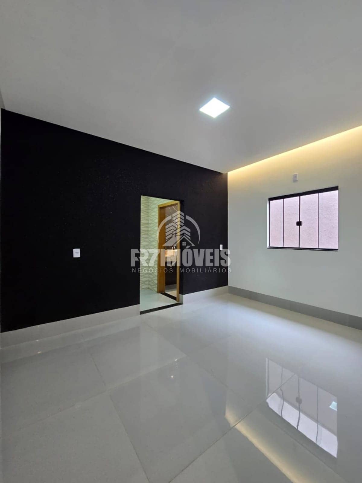 CASA PRONTA NO SETOR BALNEÁRIO MEIA PONTE - GOIÂNIA/GO