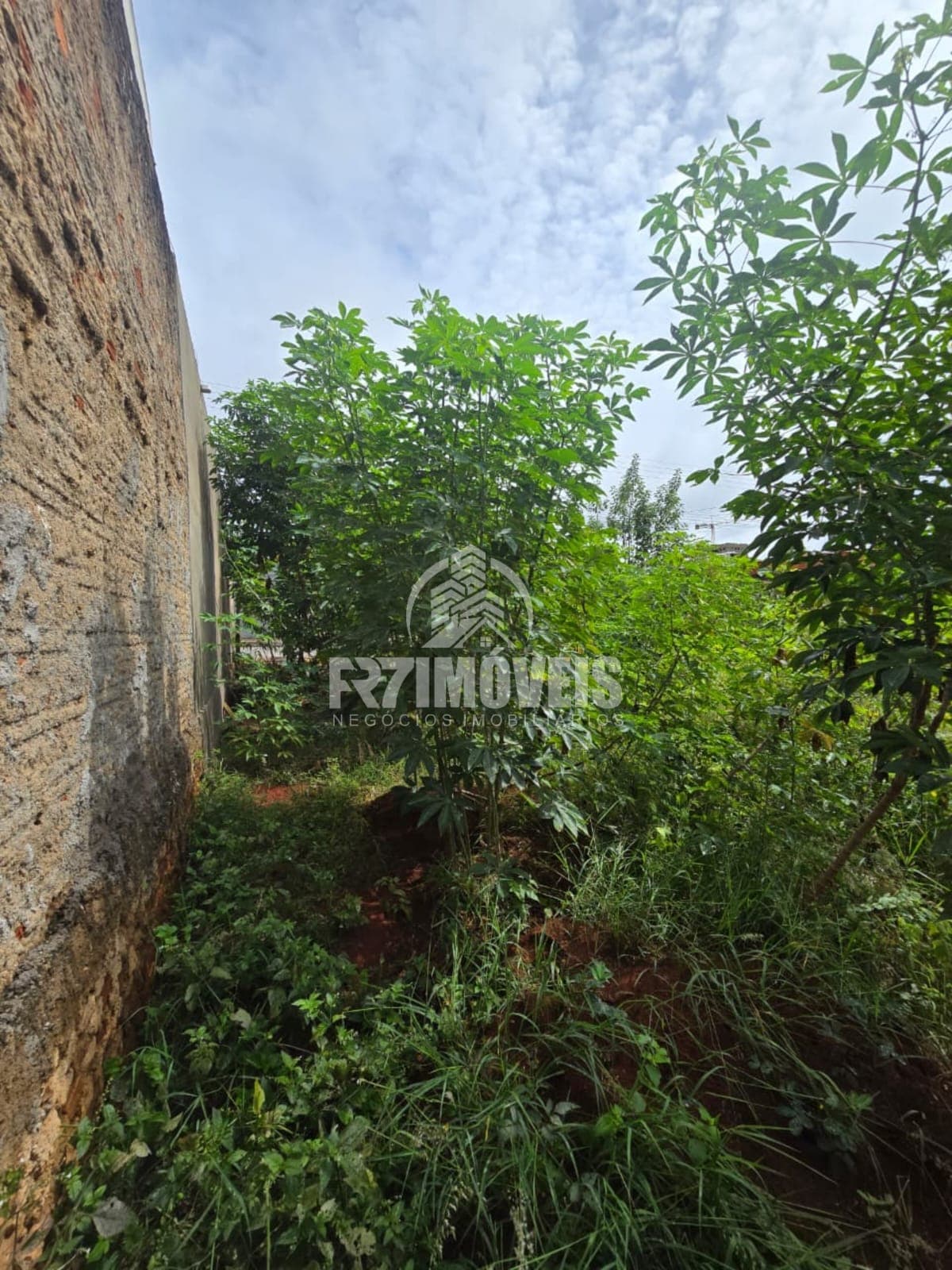 LOTE JARDIM IPÊ FUNDO COM SHOPPING PASSEIO DAS ÁGUAS - GOIÂNIA/GO