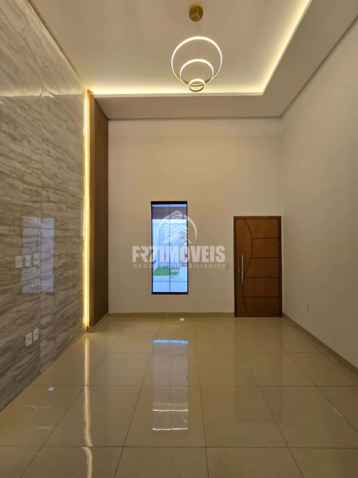 CASA ACABAMENTO FINO NO SETOR RECANTO DO BOSQUE - GOIÂNIA/GO