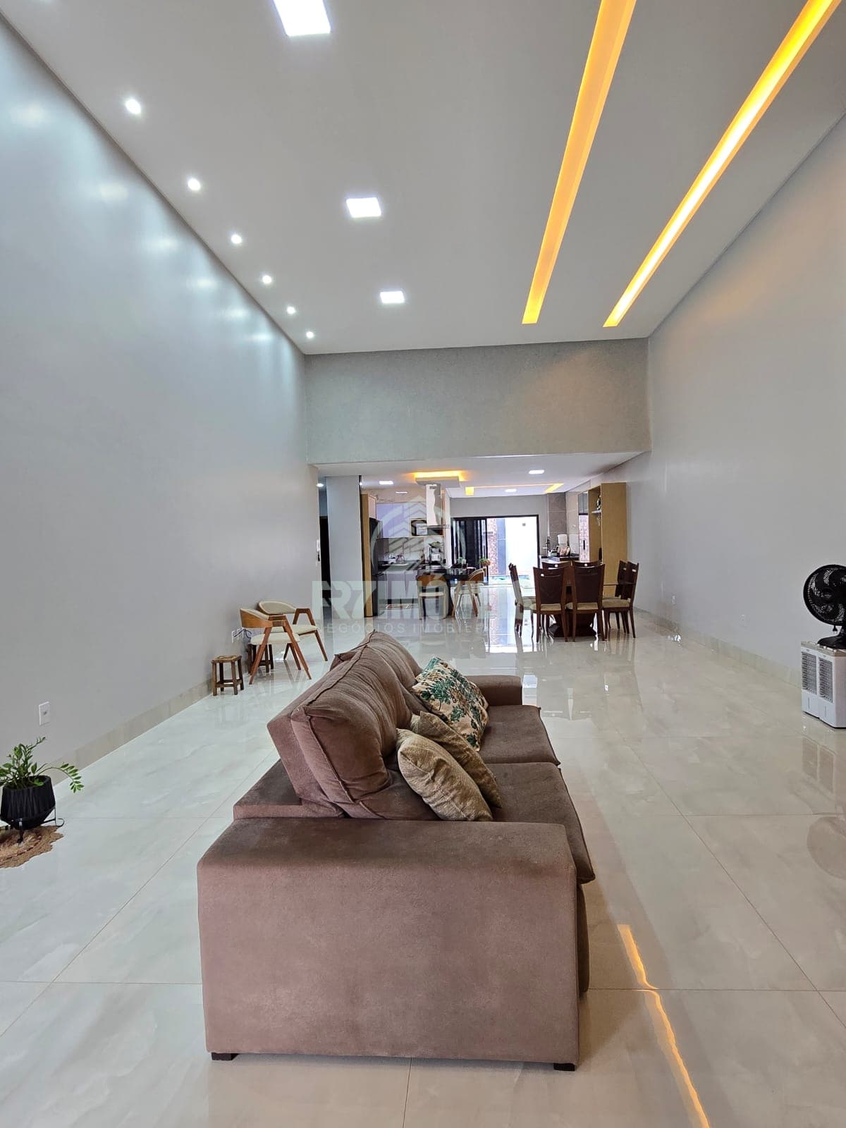 CASA ALTO PADRÃO RICA EM ARMÁRIOS NO JARDIM GRAMADO - GOIÂNIA/GO