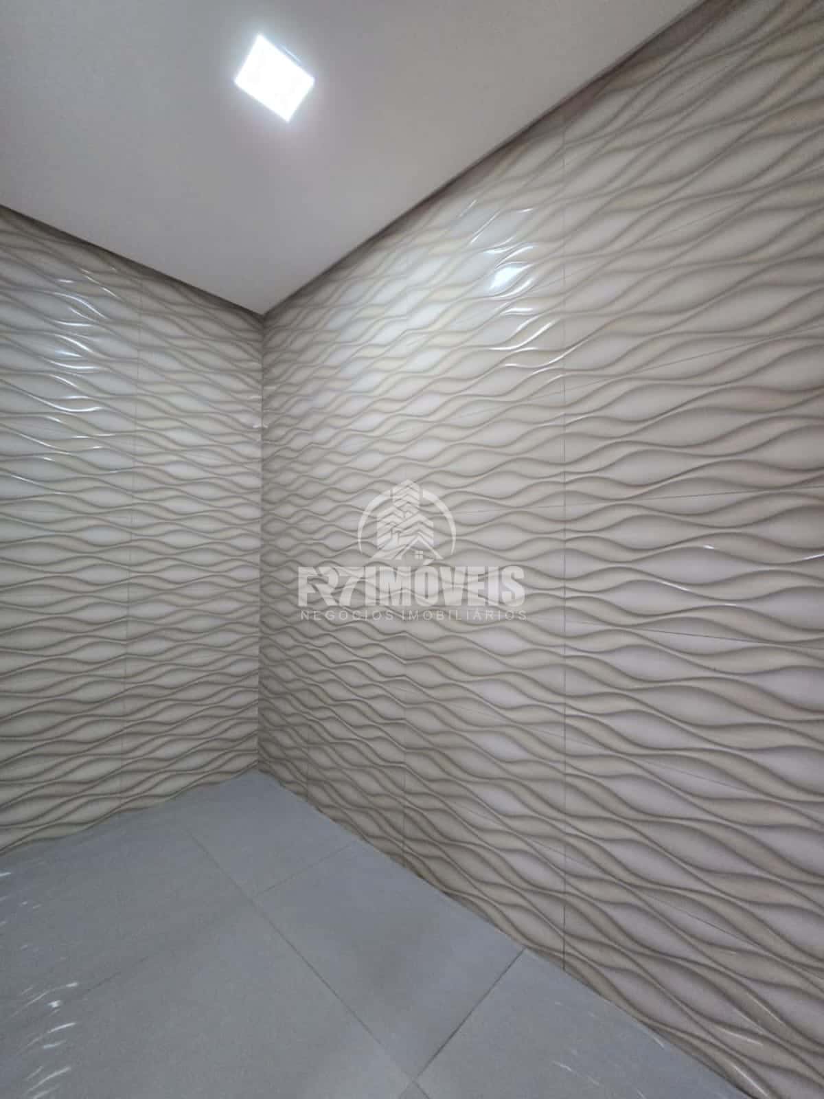 CASA PRONTA NO SETOR BALNEÁRIO MEIA PONTE - GOIÂNIA/GO