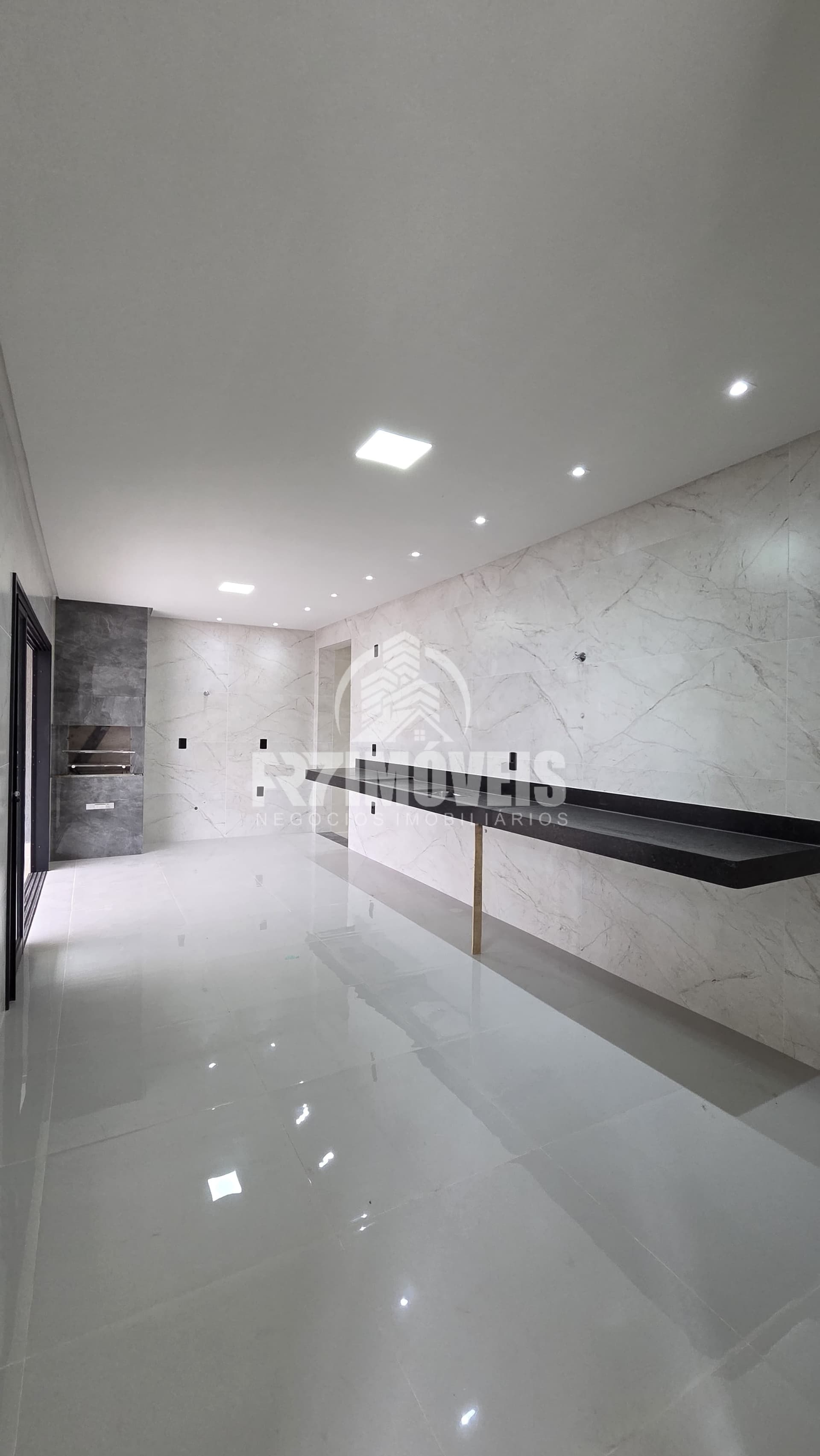 CASA MODERNA NO SETOR CASTELO BRANCO – GOIÂNIA/GO