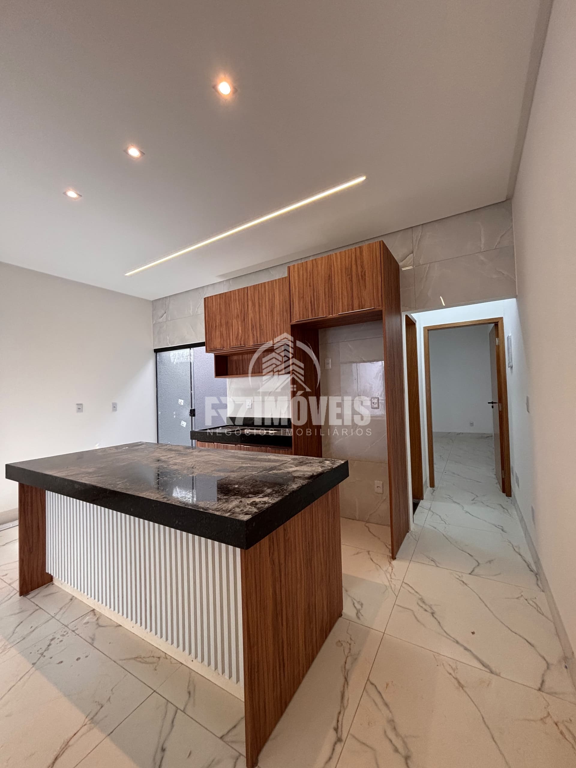 CASA COM FINO ACABAMENTO NO ESTRELA DALVA - GOIÂNIA/GO
