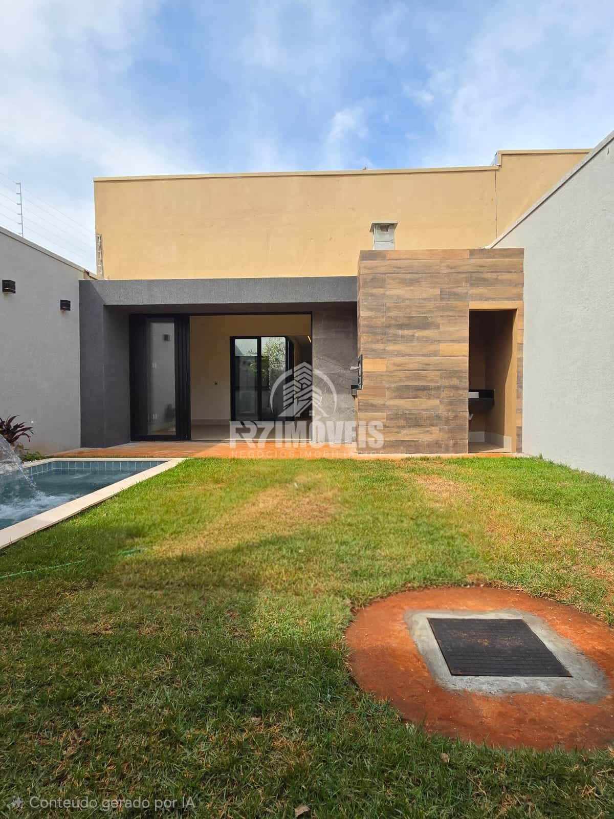 CASA COM PISCINA NO BALNEÁRIO MEIA PONTE - GOIÂNIA/GO