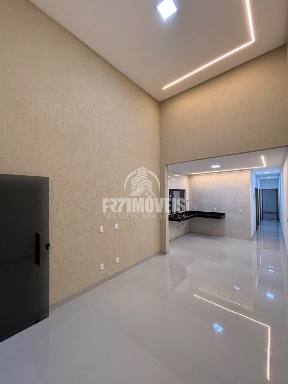CASA COM FINO ACABAMENTO - 3 QUARTOS SENDO 1 SUÍTE - NO SETOR MANSOES PARAÍSO - GOIÂNIA/GO