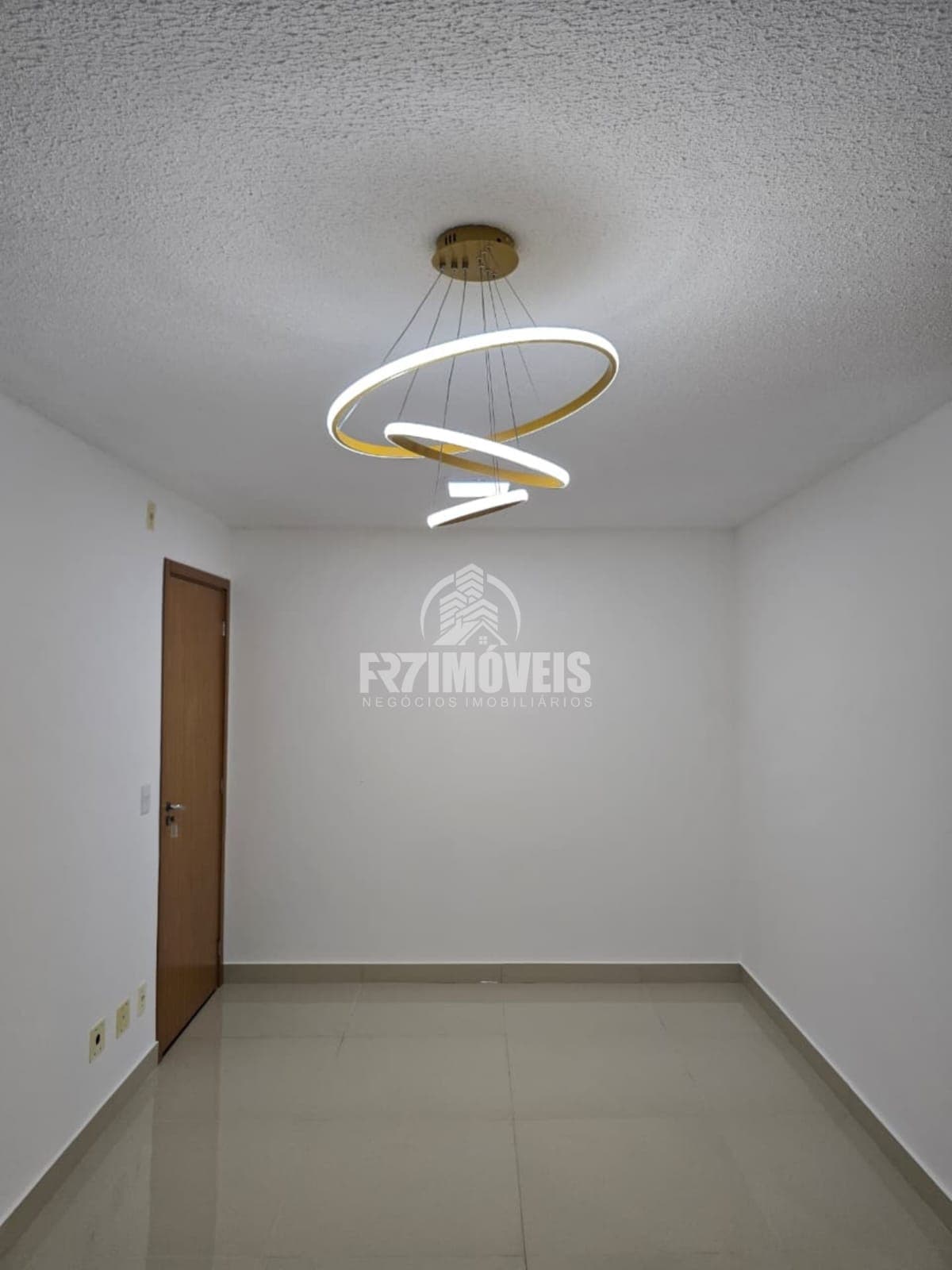 APARTAMENTO À VENDA NO CONDOMÍNIO GRAN VIENA – GOIÂNIA/GO