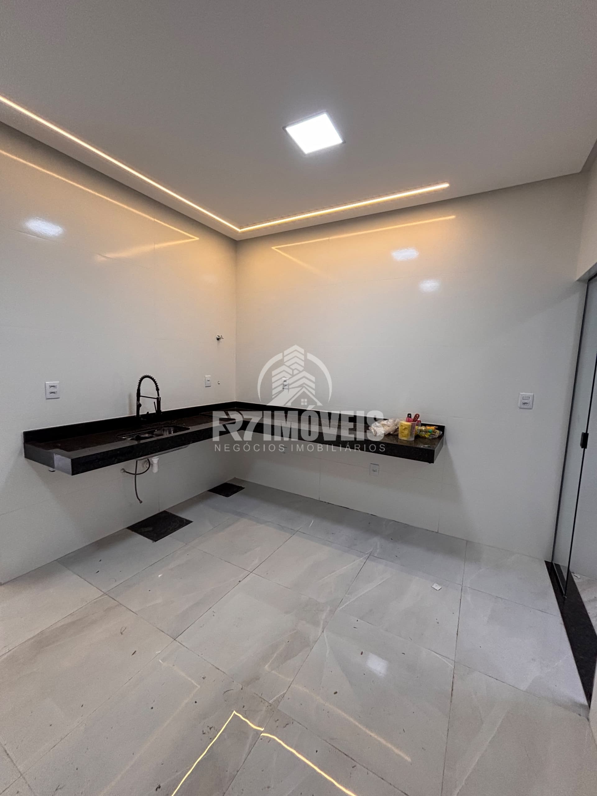 CASA MODERNA À VENDA NO SETOR ESTRELA DALVA – GOIÂNIA/GO