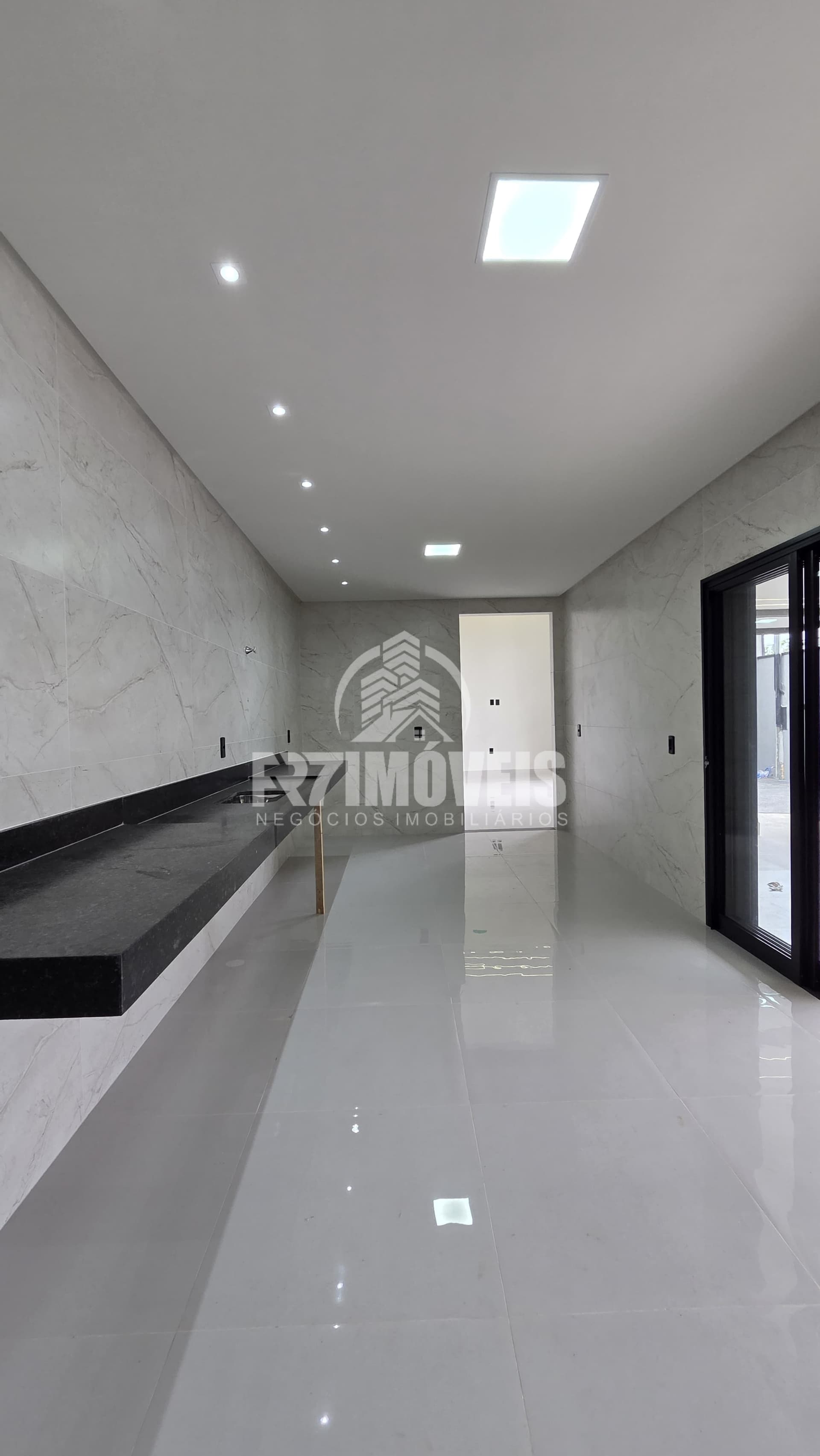 CASA MODERNA NO SETOR CASTELO BRANCO – GOIÂNIA/GO