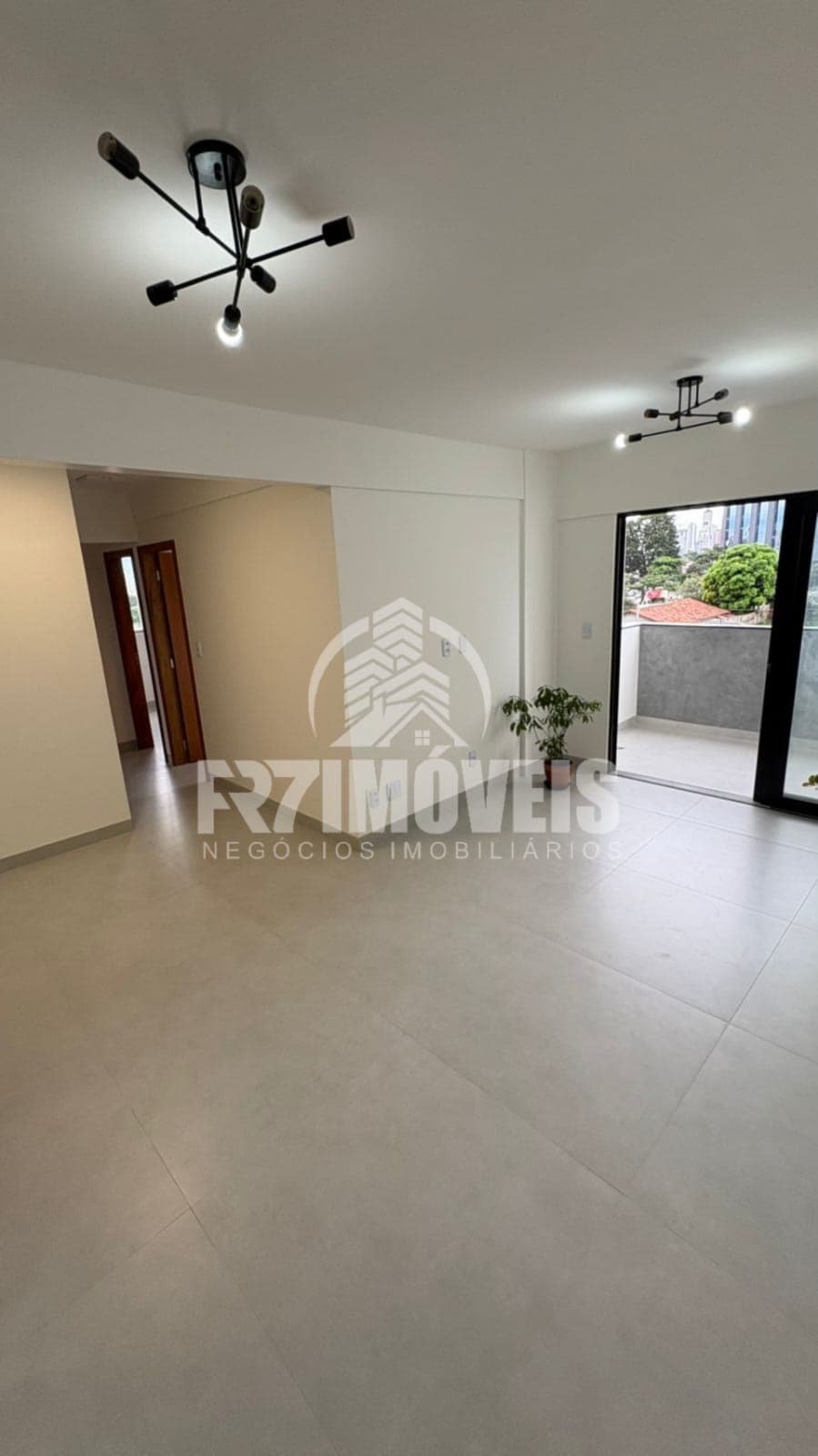 APARTAMENTO EM CONDOMÍNIO NO SETOR JARDIM AMERICA - GOIÂNIA/GO