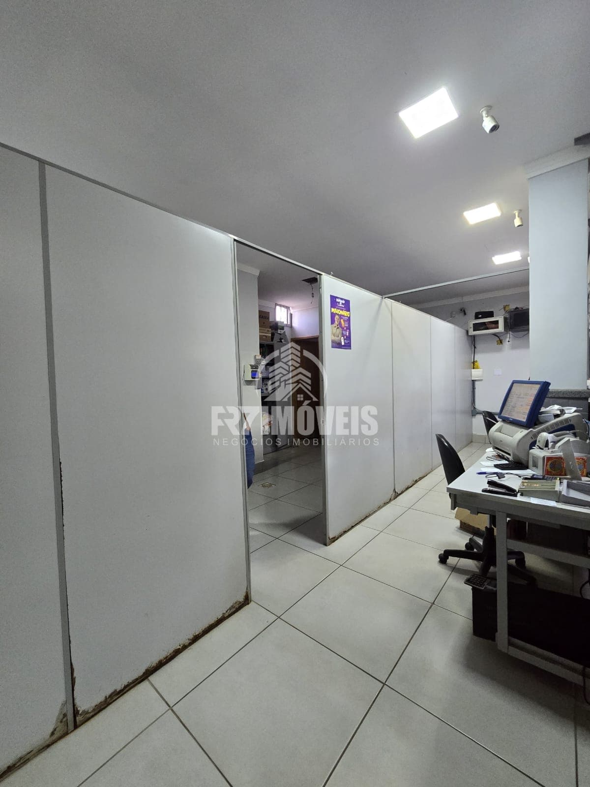 SALA COMERCIAL OPORTUNIDADE ÚNICA DE INVESTIMENTO NO SETOR BALNEÁRIO MEIA PONTE - GOIÂNIA/GO